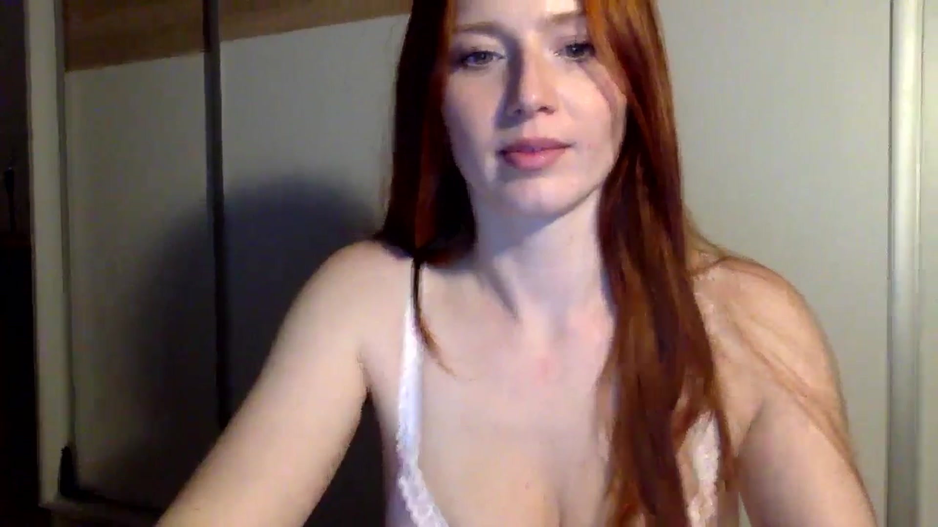 Gallery image thumbnail from Linaah6's myfreecams stream on, 10/26/2024, 15:45 image 10 of 20