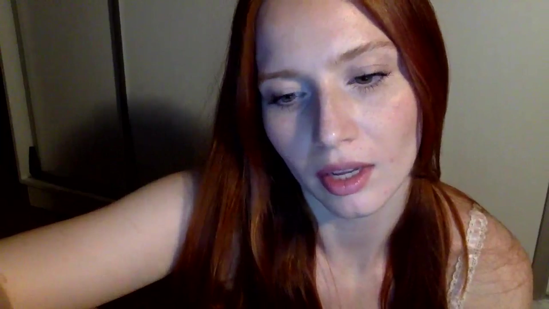 Gallery image thumbnail from Linaah6's myfreecams stream on, 10/26/2024, 15:45 image 13 of 20