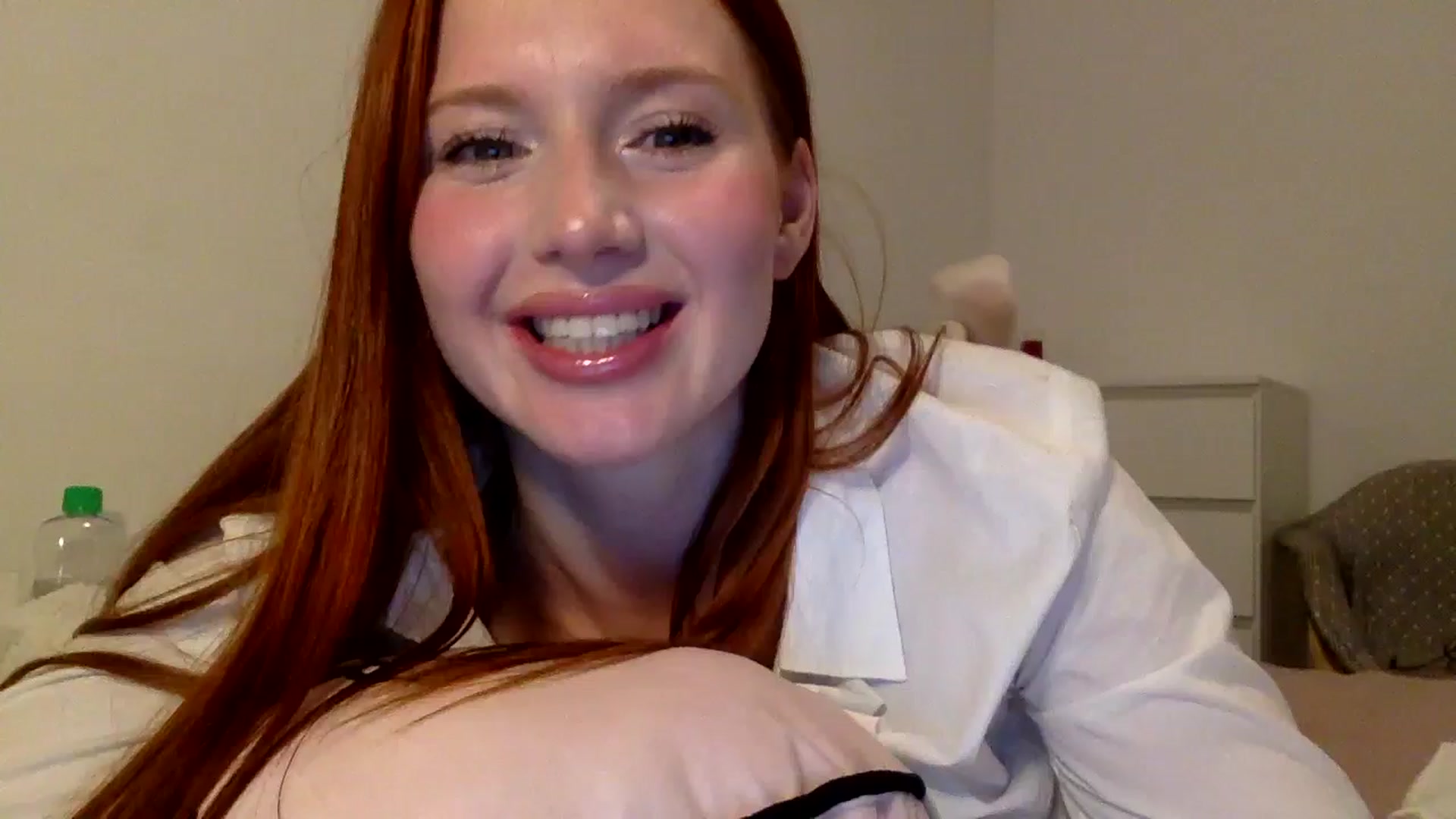 Gallery image thumbnail from Linaah6's myfreecams stream on, 11/05/2024, 19:25 image 1 of 20