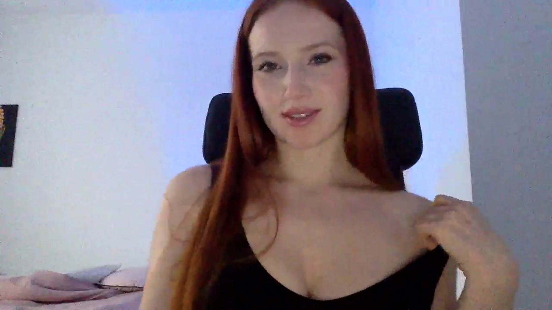 Gallery image thumbnail from Linaah6's myfreecams stream on, 11/13/2024, 12:46 image 17 of 20