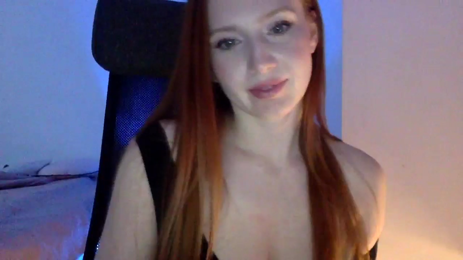 Gallery image thumbnail from Linaah6's myfreecams stream on, 11/13/2024, 14:32 image 1 of 20