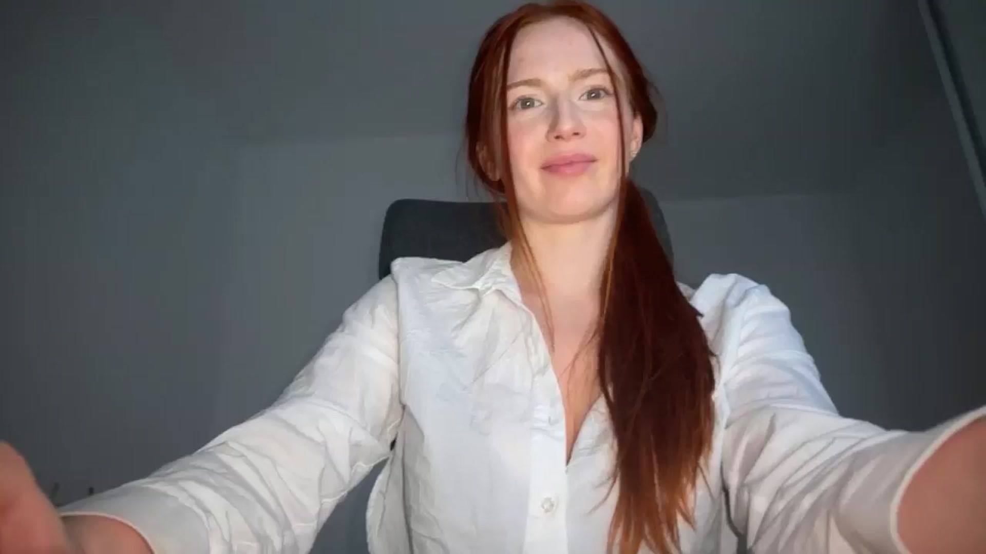 Gallery image thumbnail from Linaah6's myfreecams stream on, 12/05/2024, 15:10 image 5 of 20