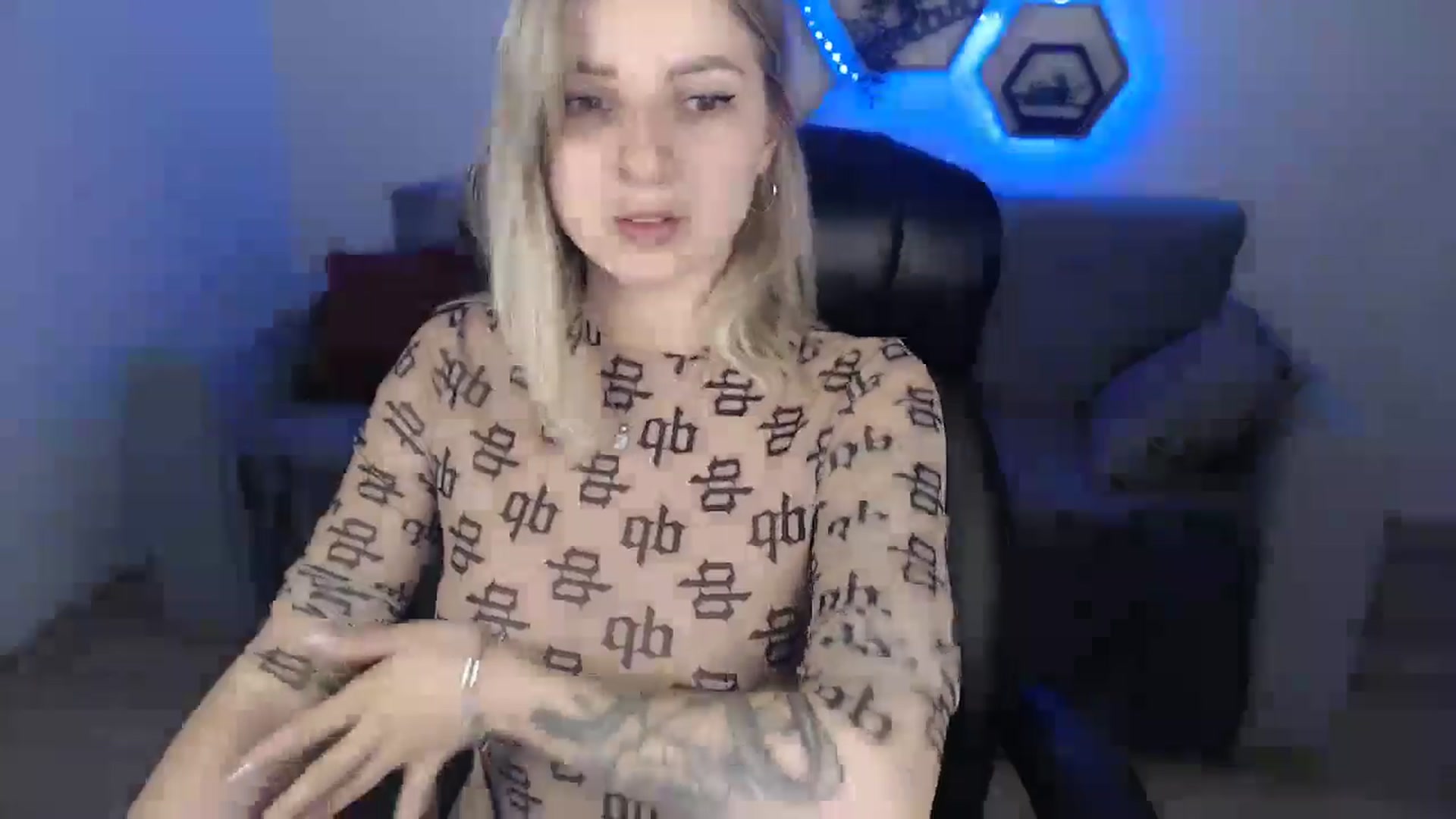 Gallery image thumbnail from LinasMoon's myfreecams stream on, 07/01/2024, 13:22 image 8 of 20