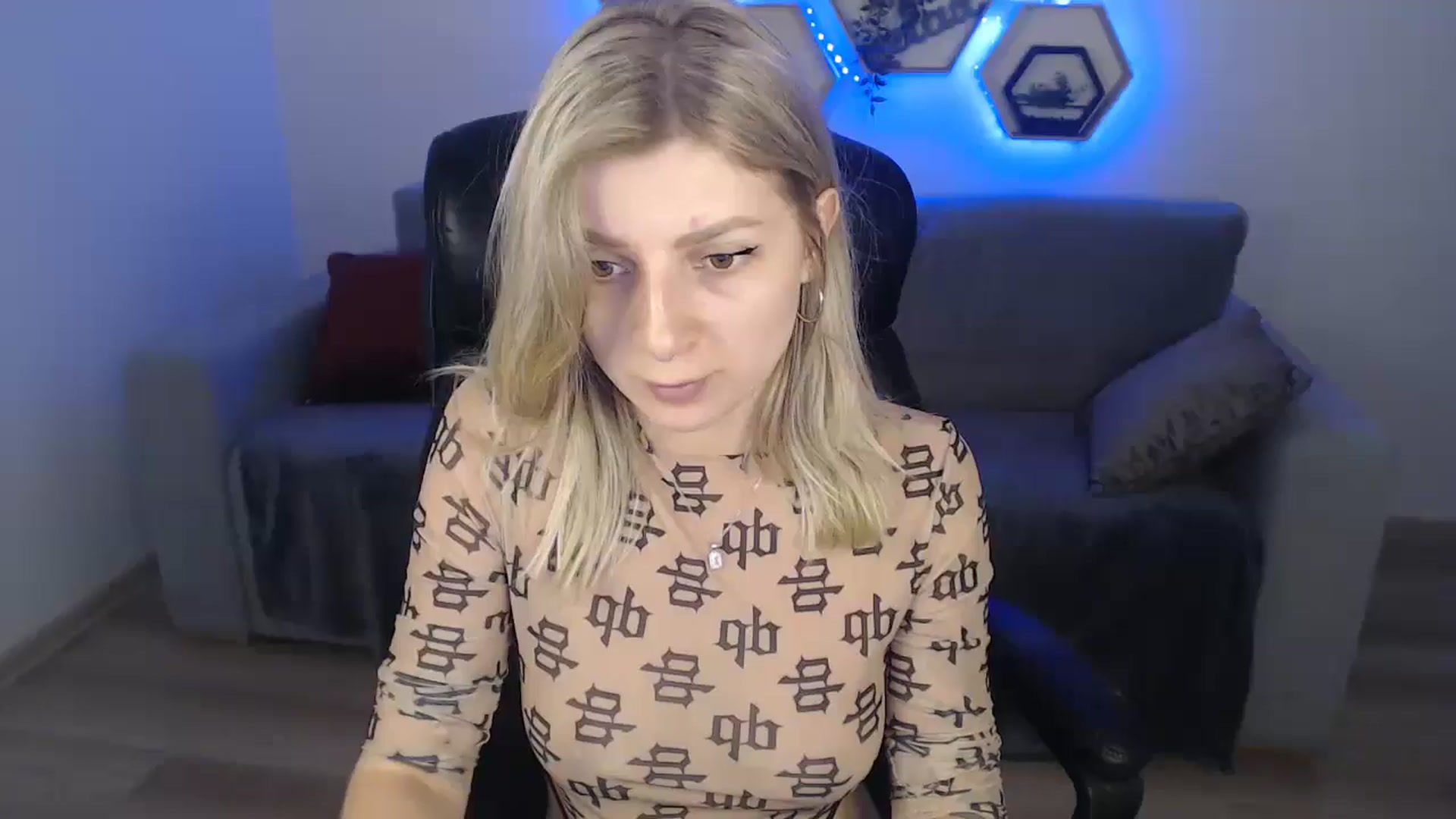 Gallery image thumbnail from LinasMoon's myfreecams stream on, 07/01/2024, 13:22 image 2 of 20