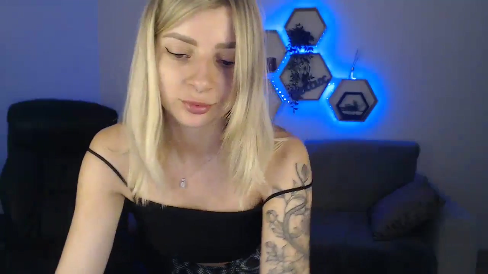 Gallery image thumbnail from LinasMoon's myfreecams stream on, 07/02/2024, 09:57 image 17 of 20