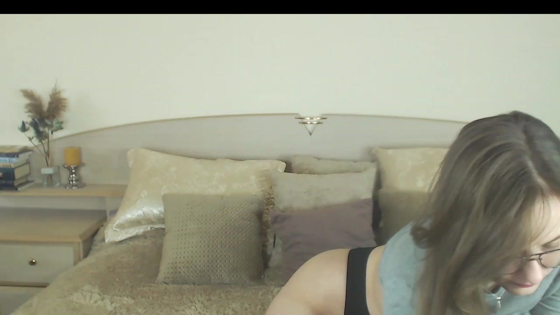 Gallery image thumbnail from LindaHilton's myfreecams stream on, 02/01/2023, 13:21 image 4 of 20