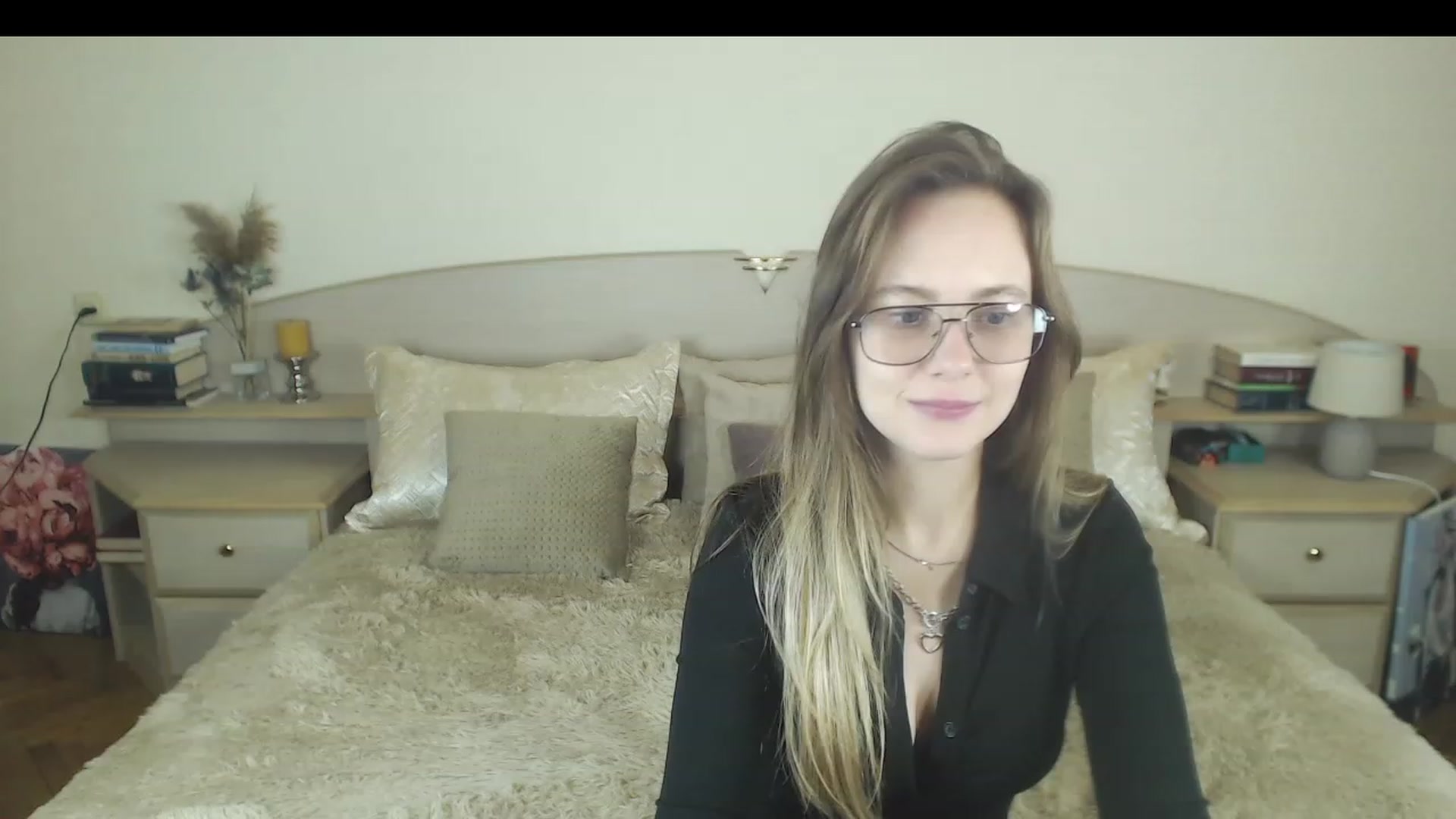 Gallery image thumbnail from LindaHilton's myfreecams stream on, 02/05/2023, 13:30 image 16 of 20