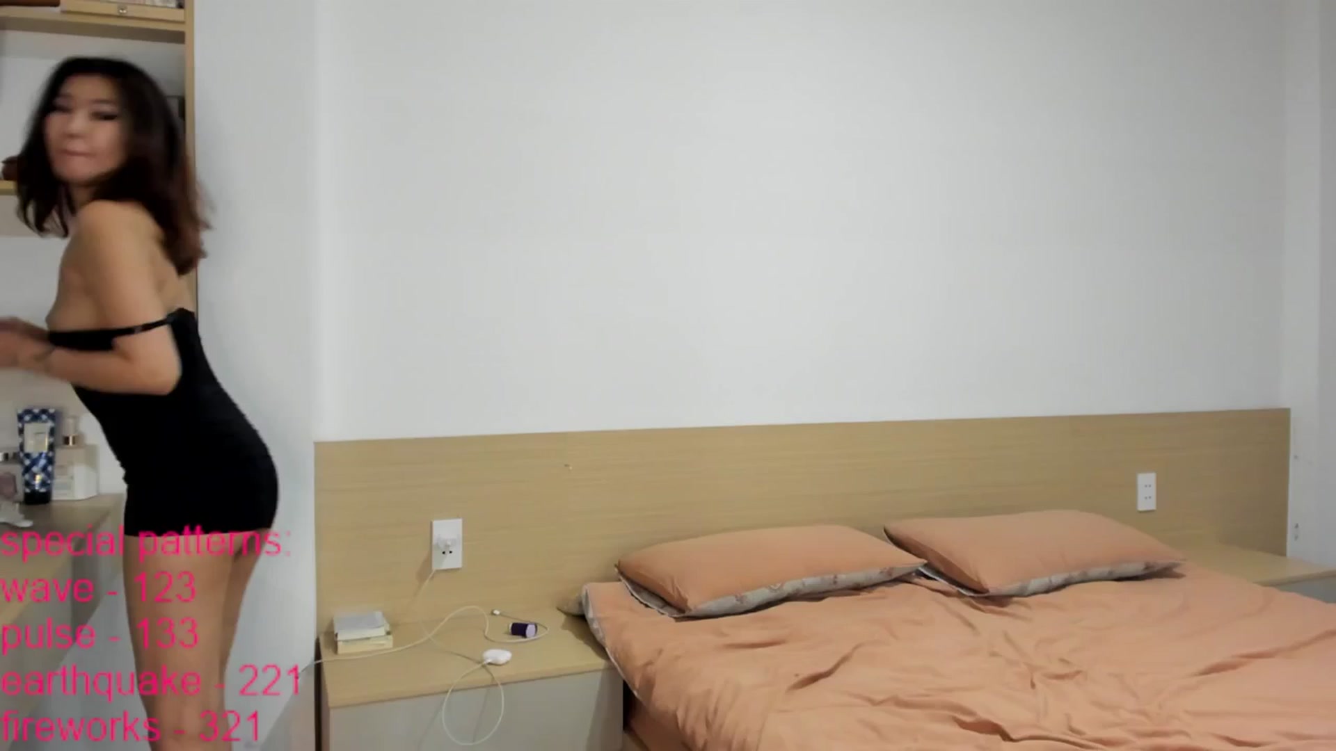 Gallery image thumbnail from LindaMei's myfreecams stream on, 03/09/2026, 24:03 image 3 of 20