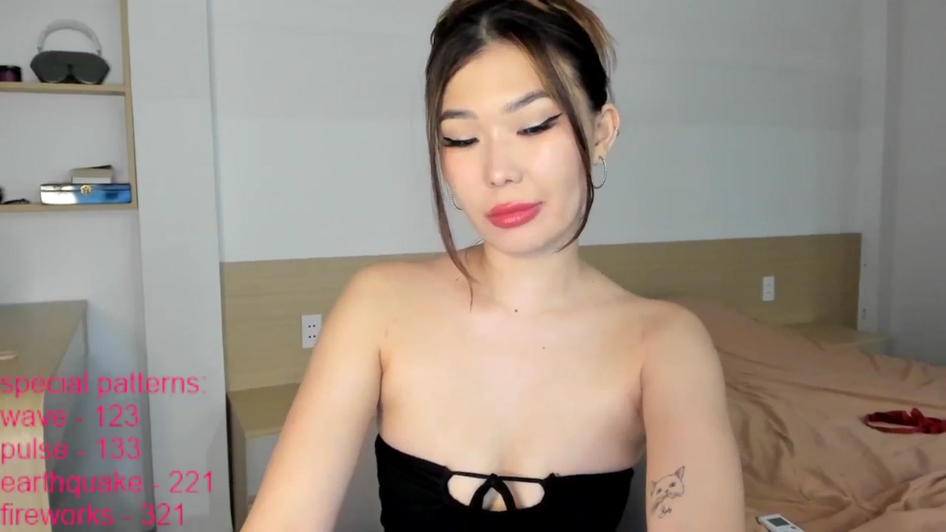 Gallery image thumbnail from LindaMei's myfreecams stream on, 04/12/2026, 02:30 image 3 of 20