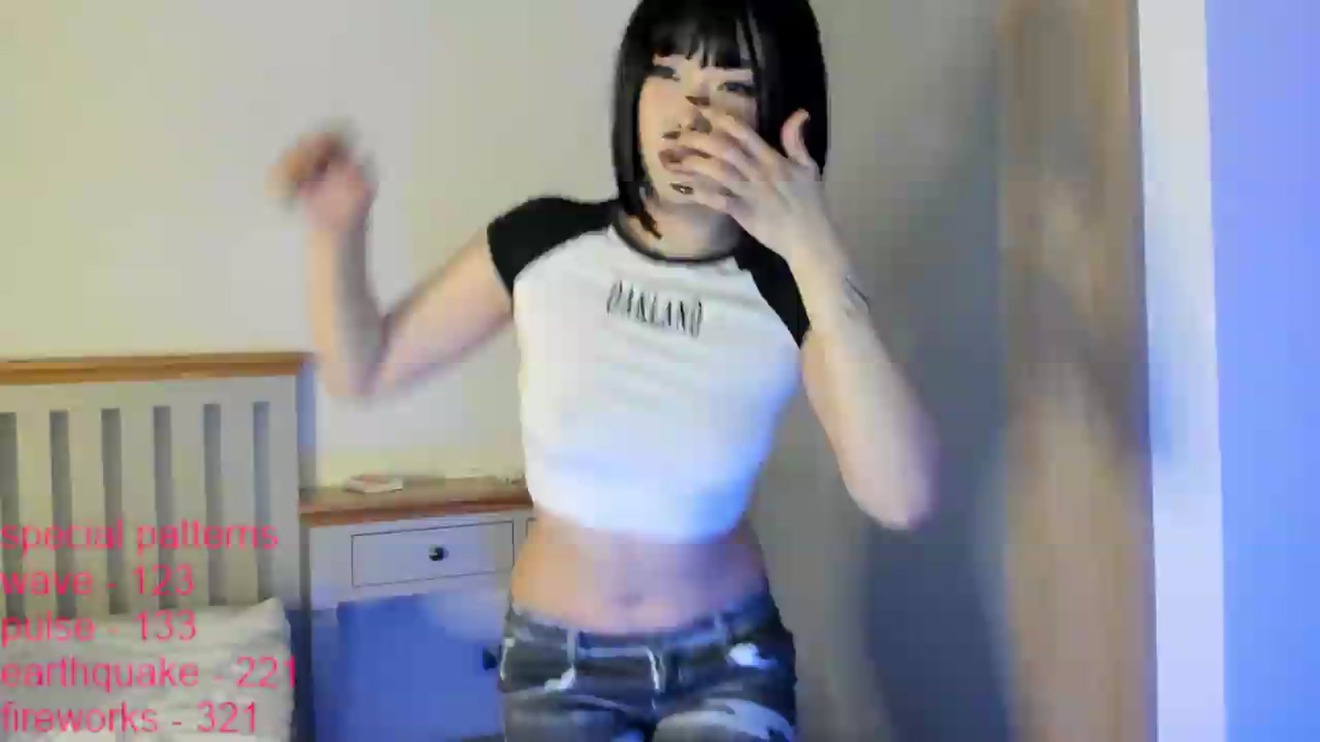 Gallery image thumbnail from LindaMei's myfreecams stream on, 06/28/2026, 17:06 image 9 of 20