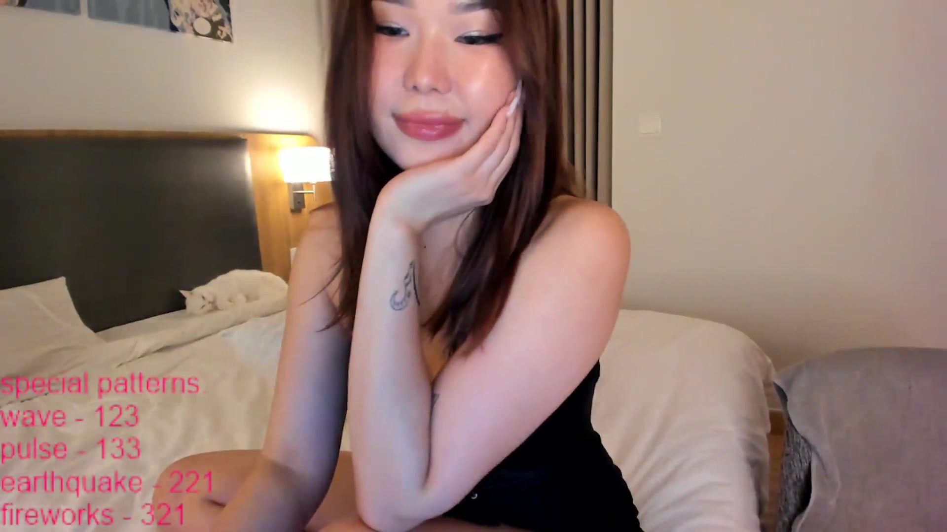 Gallery image thumbnail from LindaMei's myfreecams stream on, 08/25/2026, 19:18 image 14 of 20