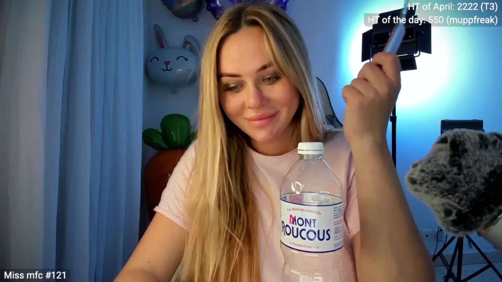 Gallery image thumbnail from Linda_0nline's myfreecams stream on, 04/05/2026, 20:14 image 19 of 20