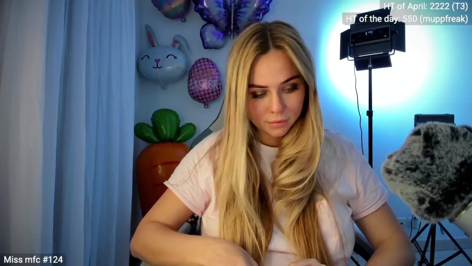 Gallery image thumbnail from Linda_0nline's myfreecams stream on, 04/05/2026, 20:14 image 7 of 20