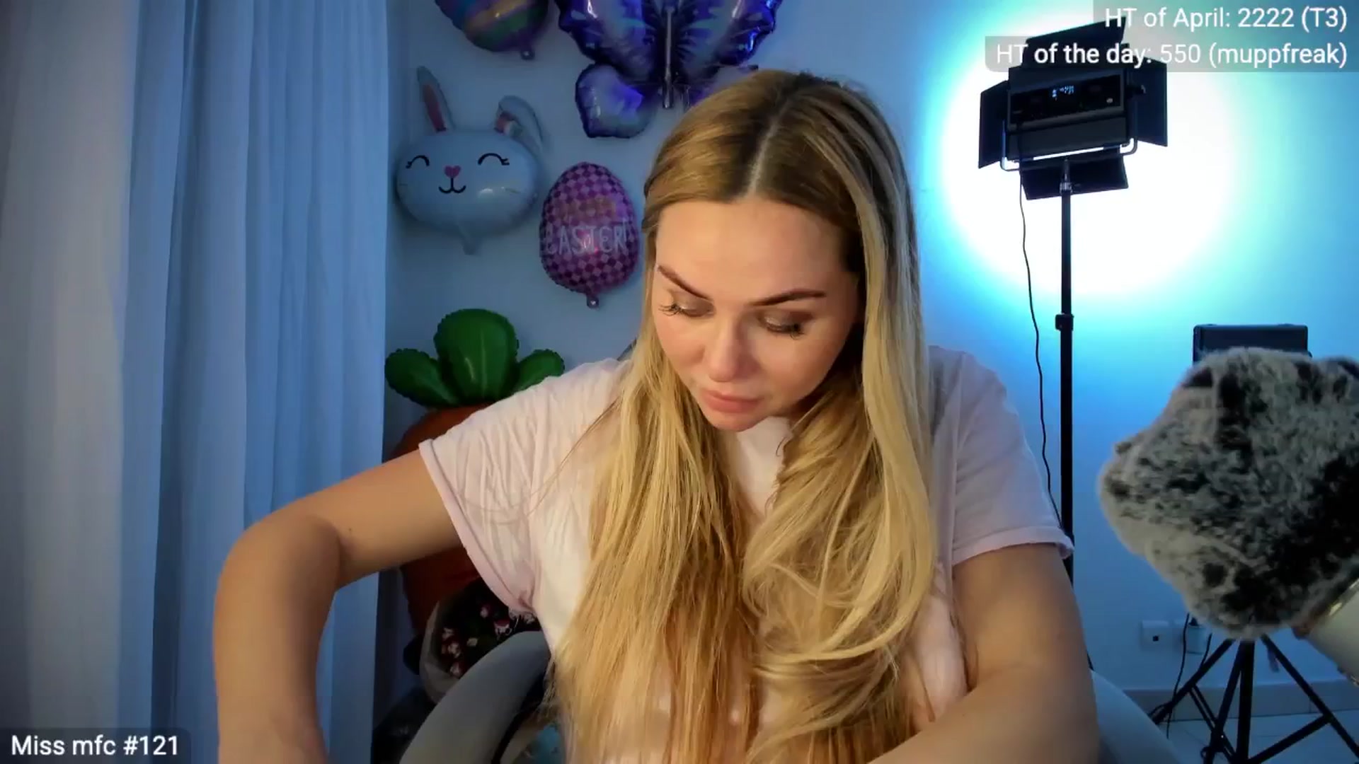 Gallery image thumbnail from Linda_0nline's myfreecams stream on, 04/05/2026, 20:14 image 9 of 20
