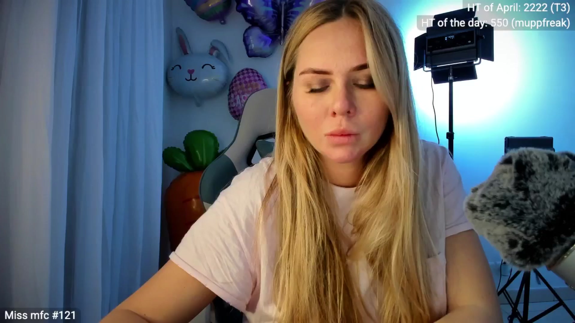 Gallery image thumbnail from Linda_0nline's myfreecams stream on, 04/05/2026, 20:14 image 12 of 20