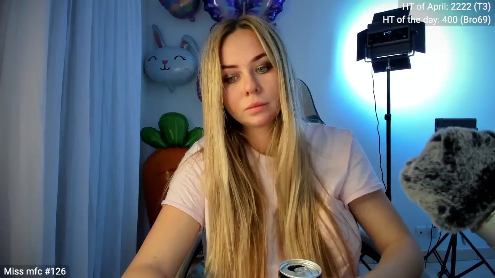 Gallery image thumbnail from Linda_0nline's myfreecams stream on, 04/05/2026, 20:14 image 1 of 20