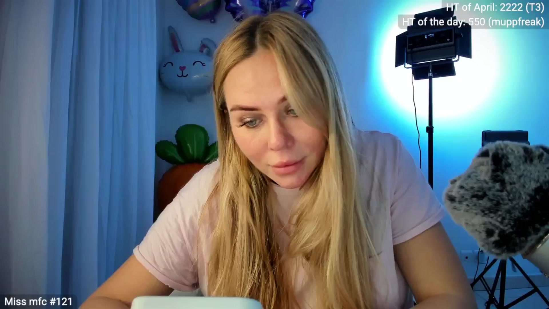 Gallery image thumbnail from Linda_0nline's myfreecams stream on, 04/05/2026, 20:14 image 11 of 20