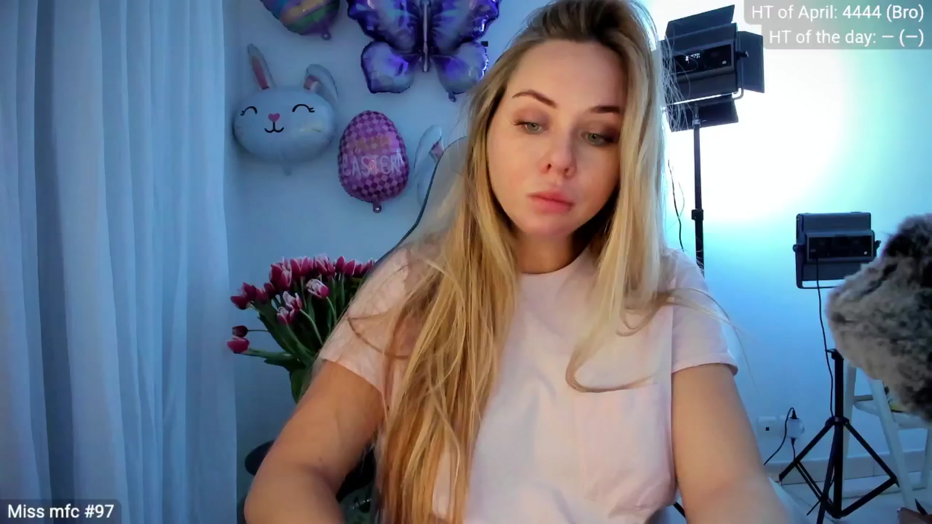 Gallery image thumbnail from Linda_0nline's myfreecams stream on, 04/07/2026, 19:59 image 14 of 20