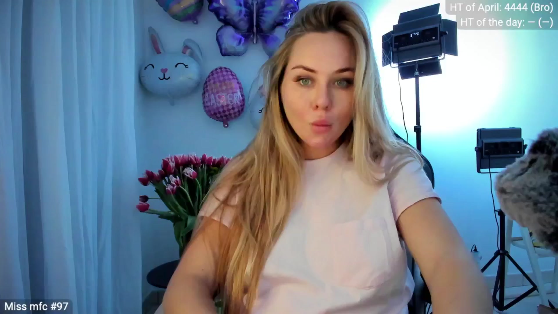 Gallery image thumbnail from Linda_0nline's myfreecams stream on, 04/07/2026, 19:59 image 12 of 20