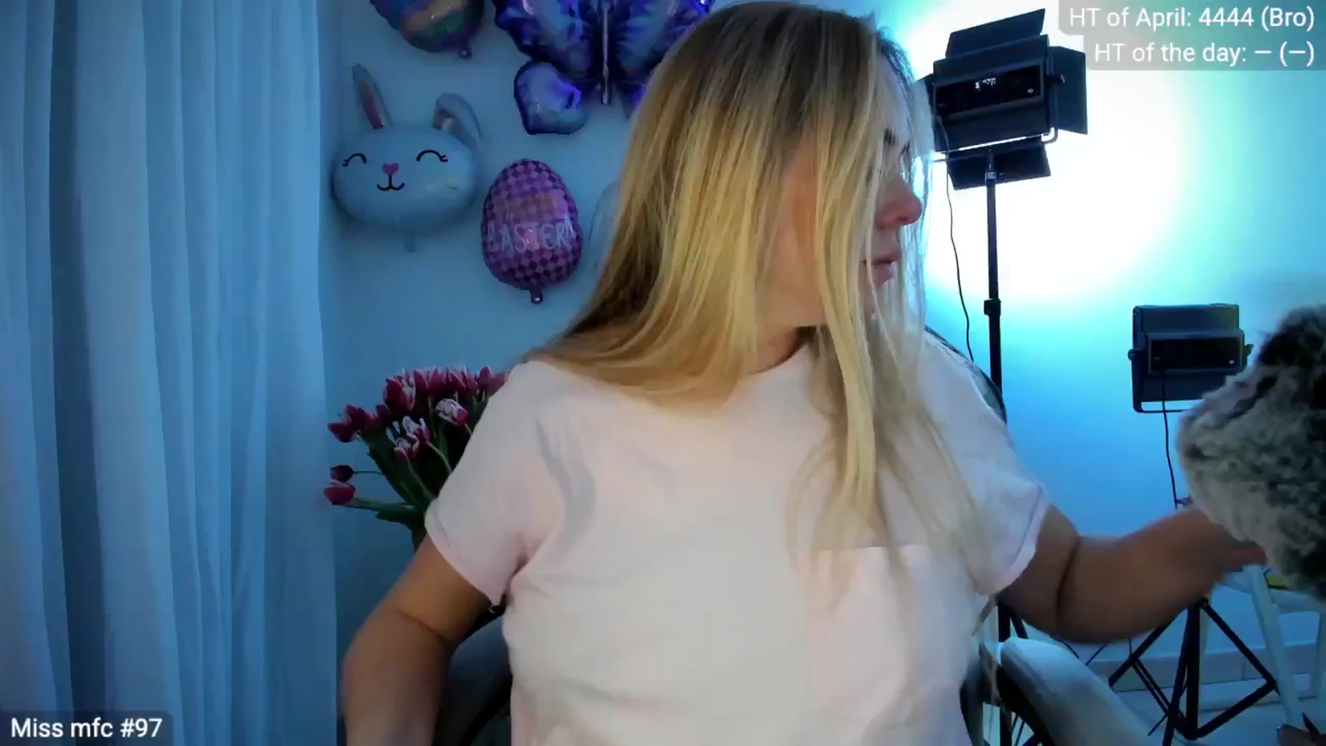 Gallery image thumbnail from Linda_0nline's myfreecams stream on, 04/07/2026, 19:59 image 11 of 20