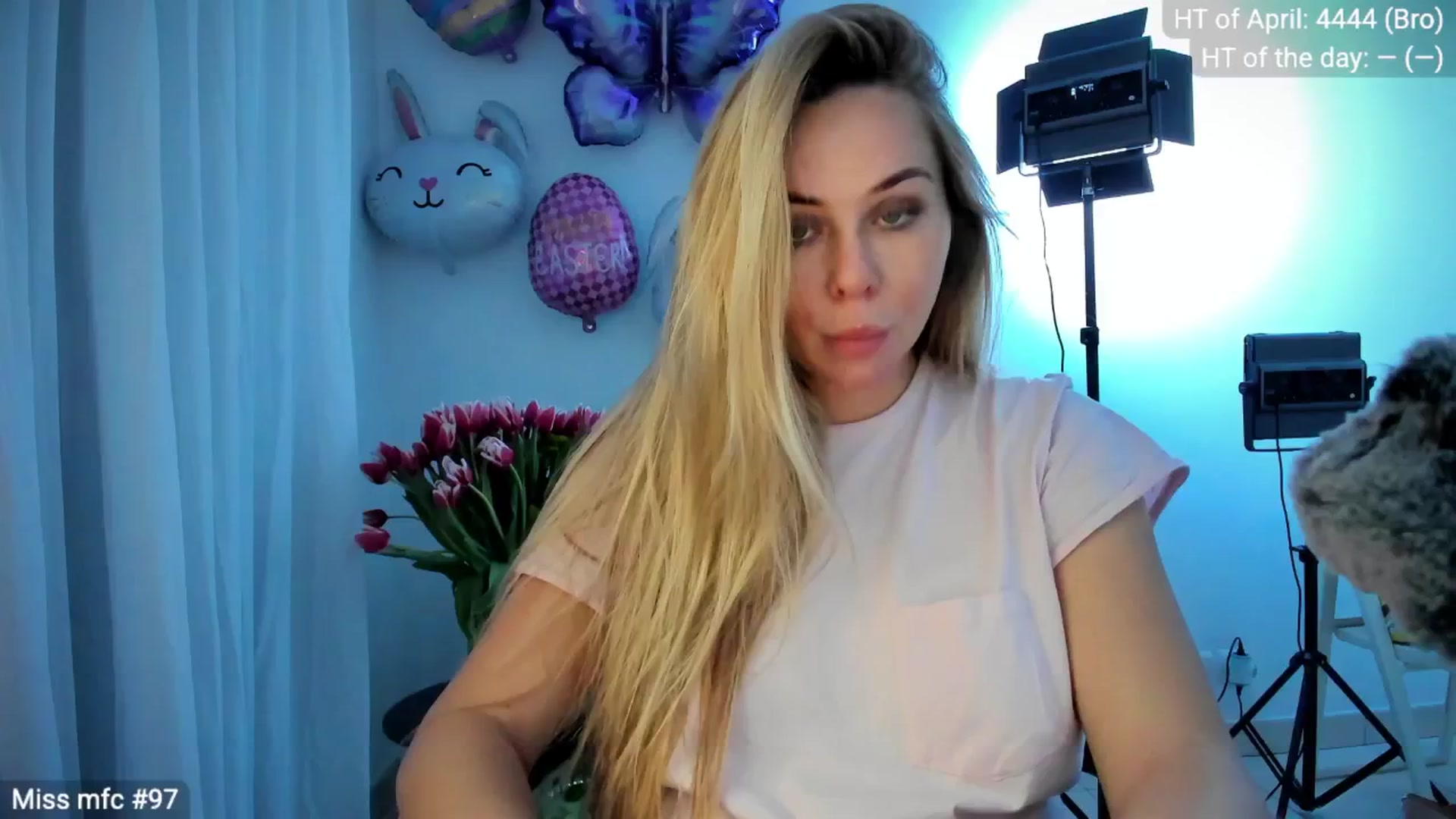 Gallery image thumbnail from Linda_0nline's myfreecams stream on, 04/07/2026, 19:59 image 16 of 20