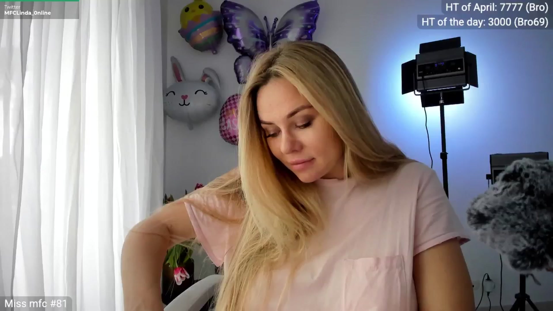 Gallery image thumbnail from Linda_0nline's myfreecams stream on, 04/11/2026, 10:03 image 15 of 20