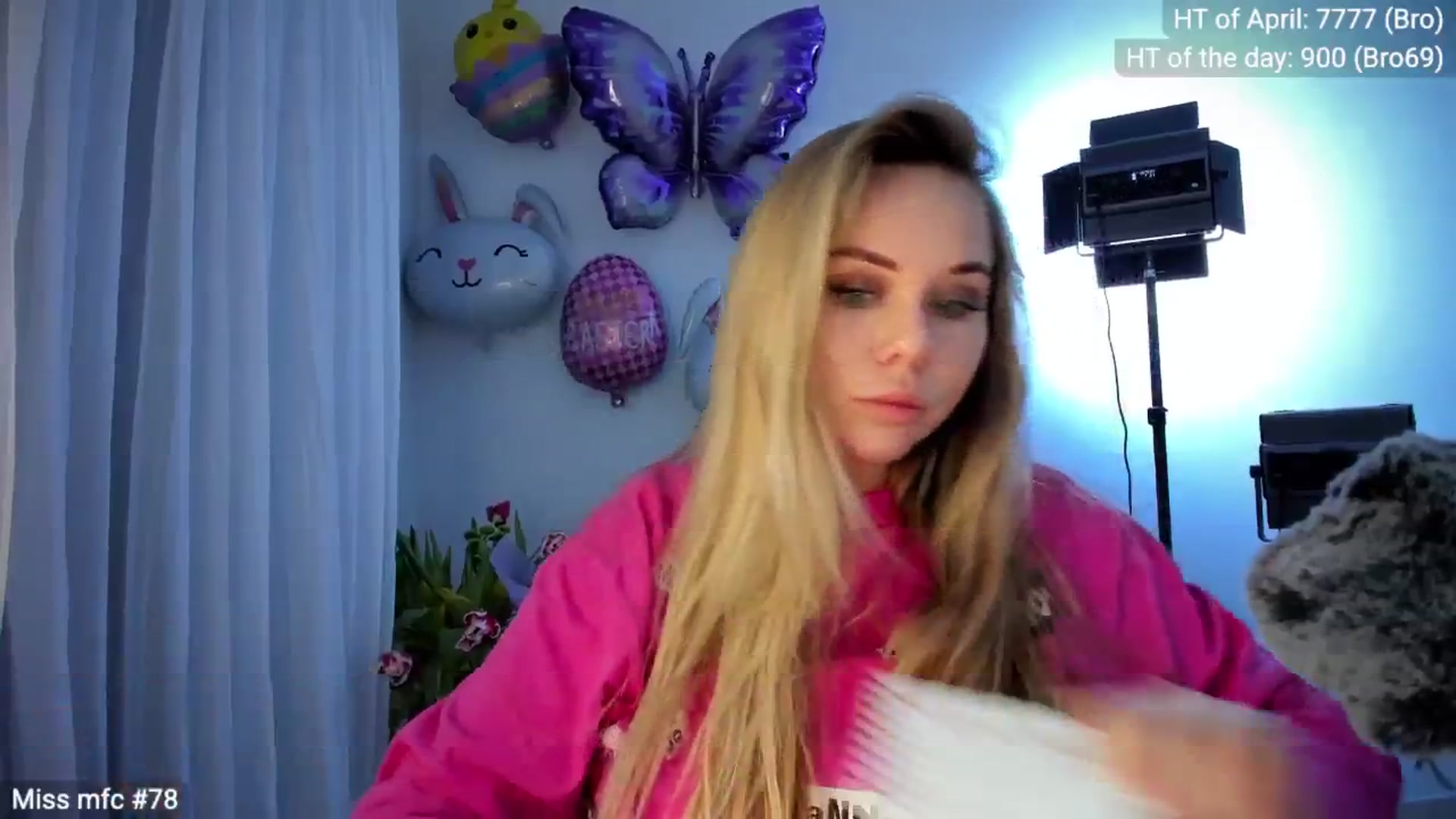 Gallery image thumbnail from Linda_0nline's myfreecams stream on, 04/11/2026, 20:32 image 10 of 20