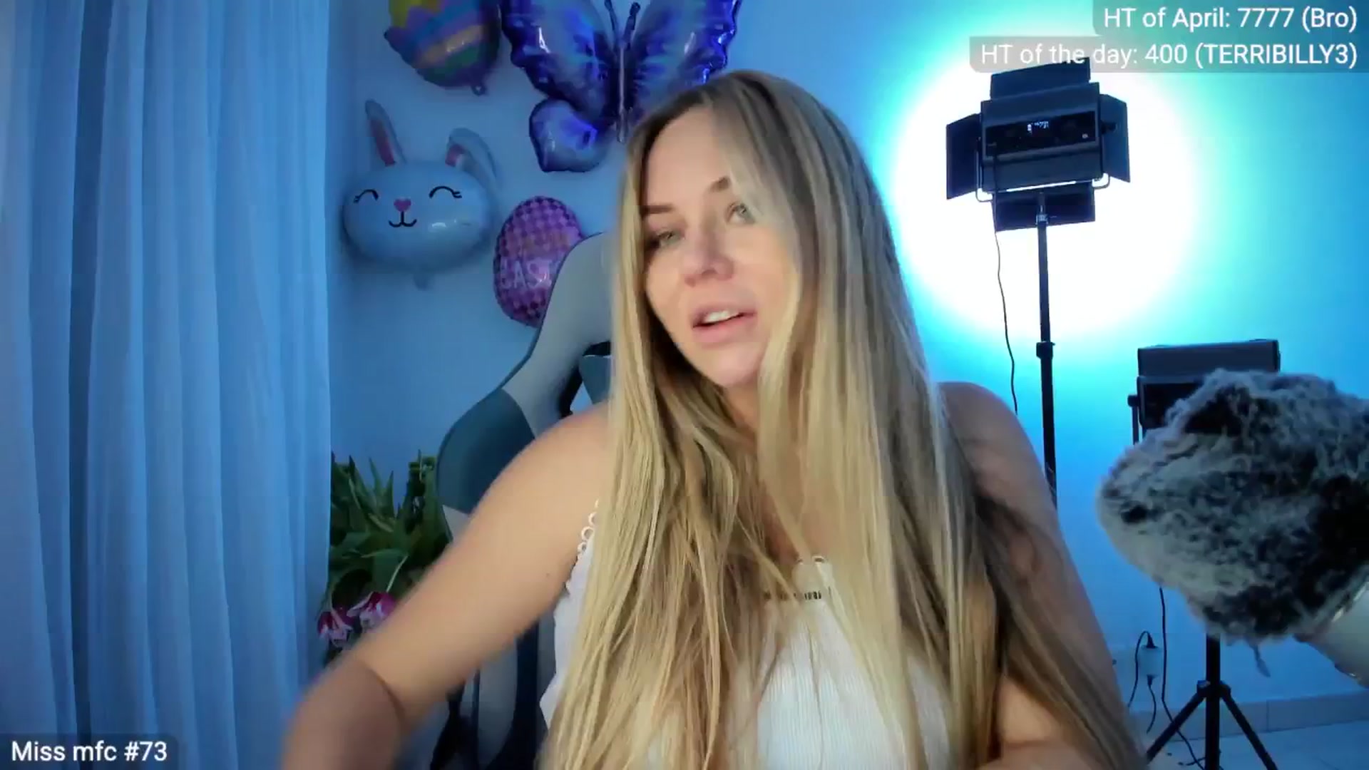 Gallery image thumbnail from Linda_0nline's myfreecams stream on, 04/12/2026, 20:22 image 5 of 20