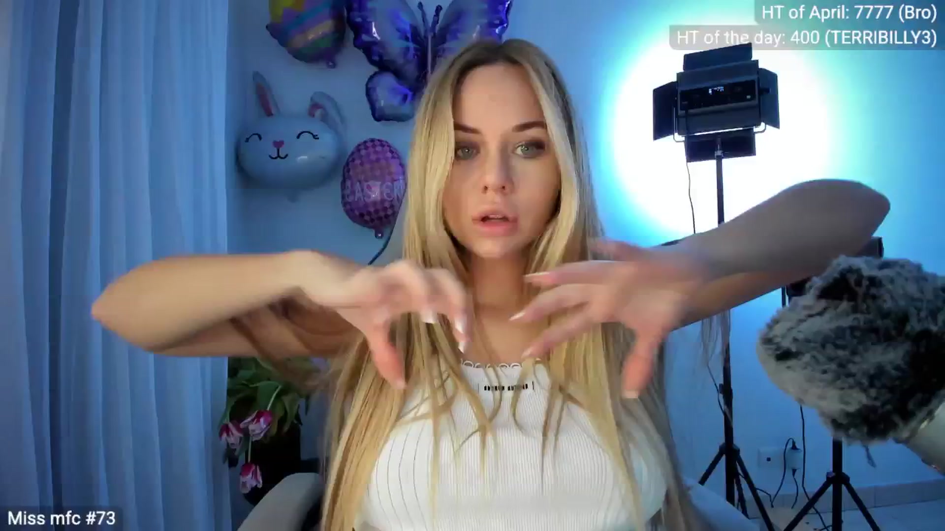 Gallery image thumbnail from Linda_0nline's myfreecams stream on, 04/12/2026, 20:22 image 2 of 20