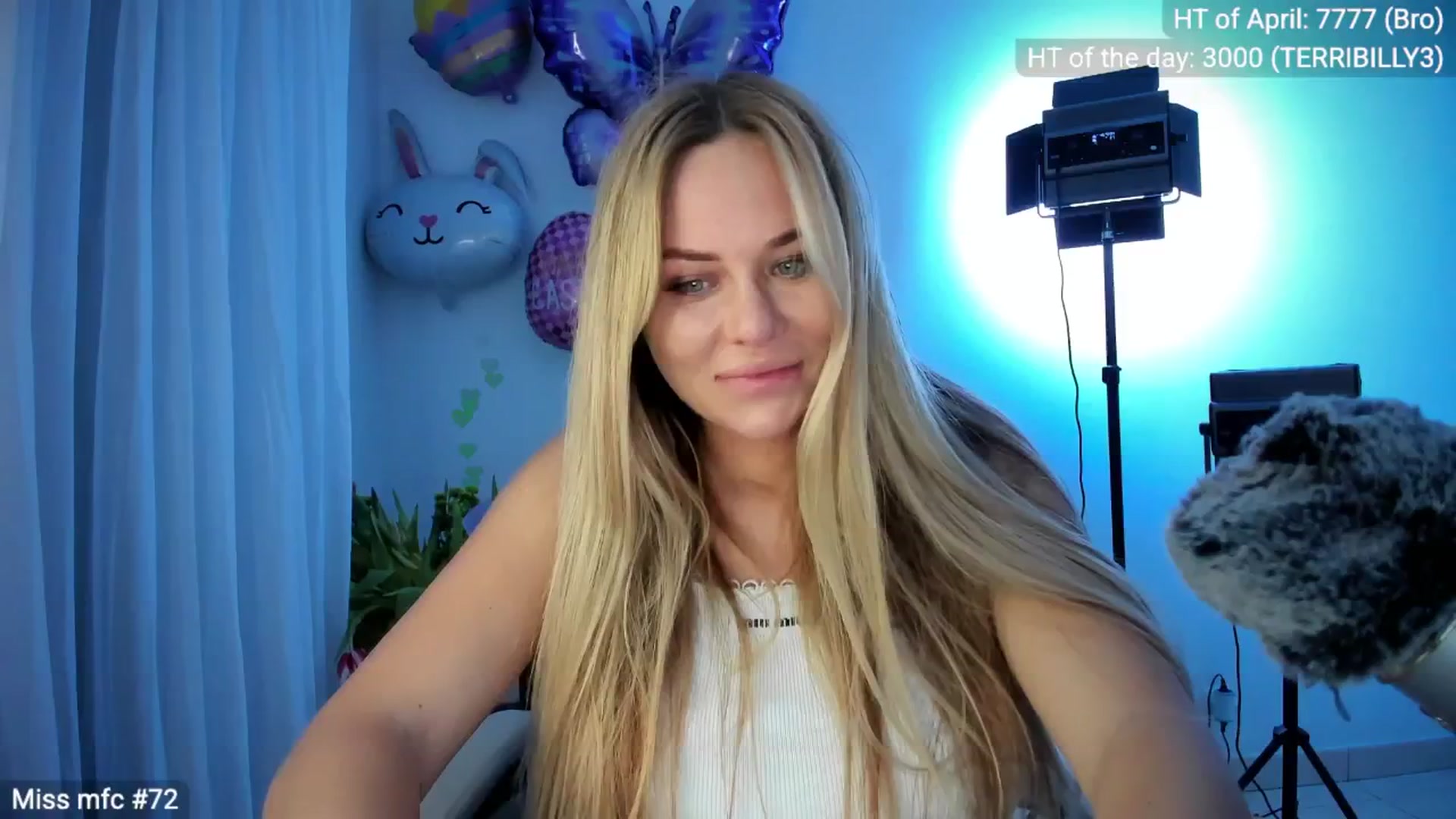 Gallery image thumbnail from Linda_0nline's myfreecams stream on, 04/12/2026, 20:22 image 6 of 20