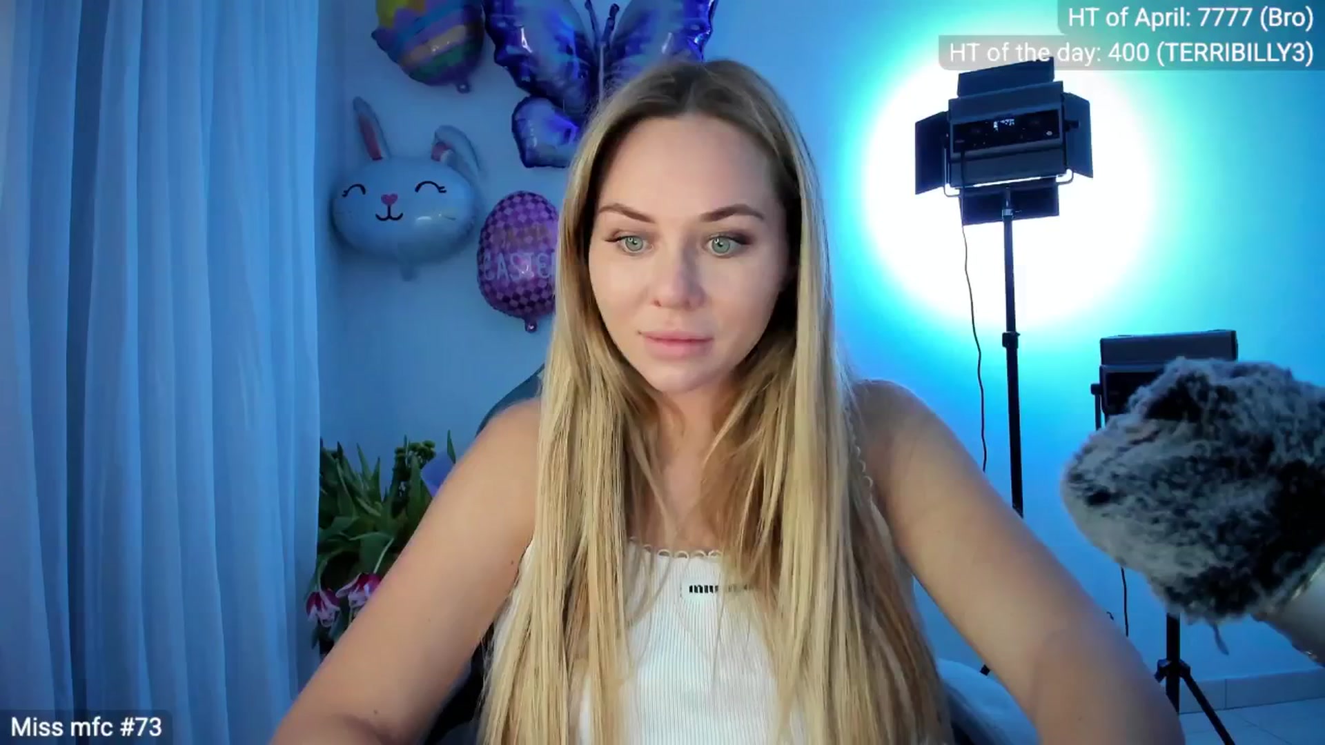 Gallery image thumbnail from Linda_0nline's myfreecams stream on, 04/12/2026, 20:22 image 1 of 20