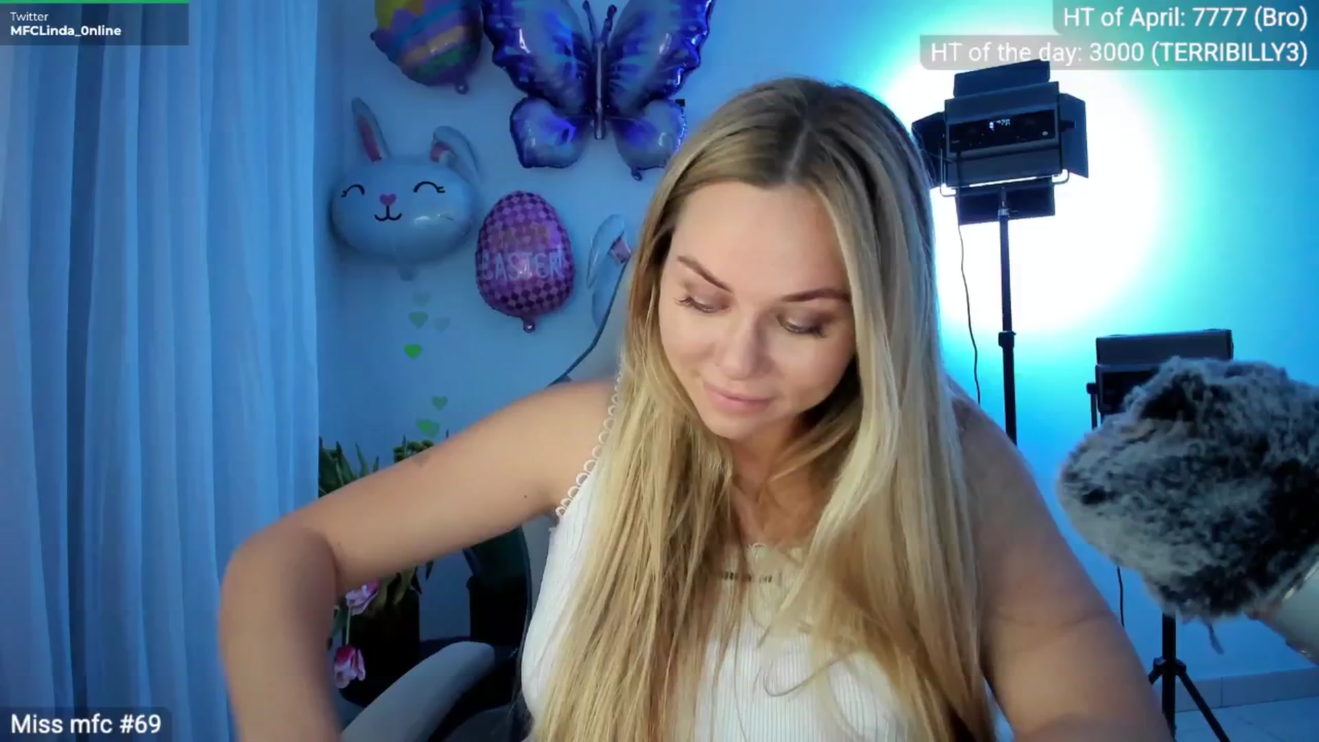 Gallery image thumbnail from Linda_0nline's myfreecams stream on, 04/12/2026, 20:22 image 8 of 20