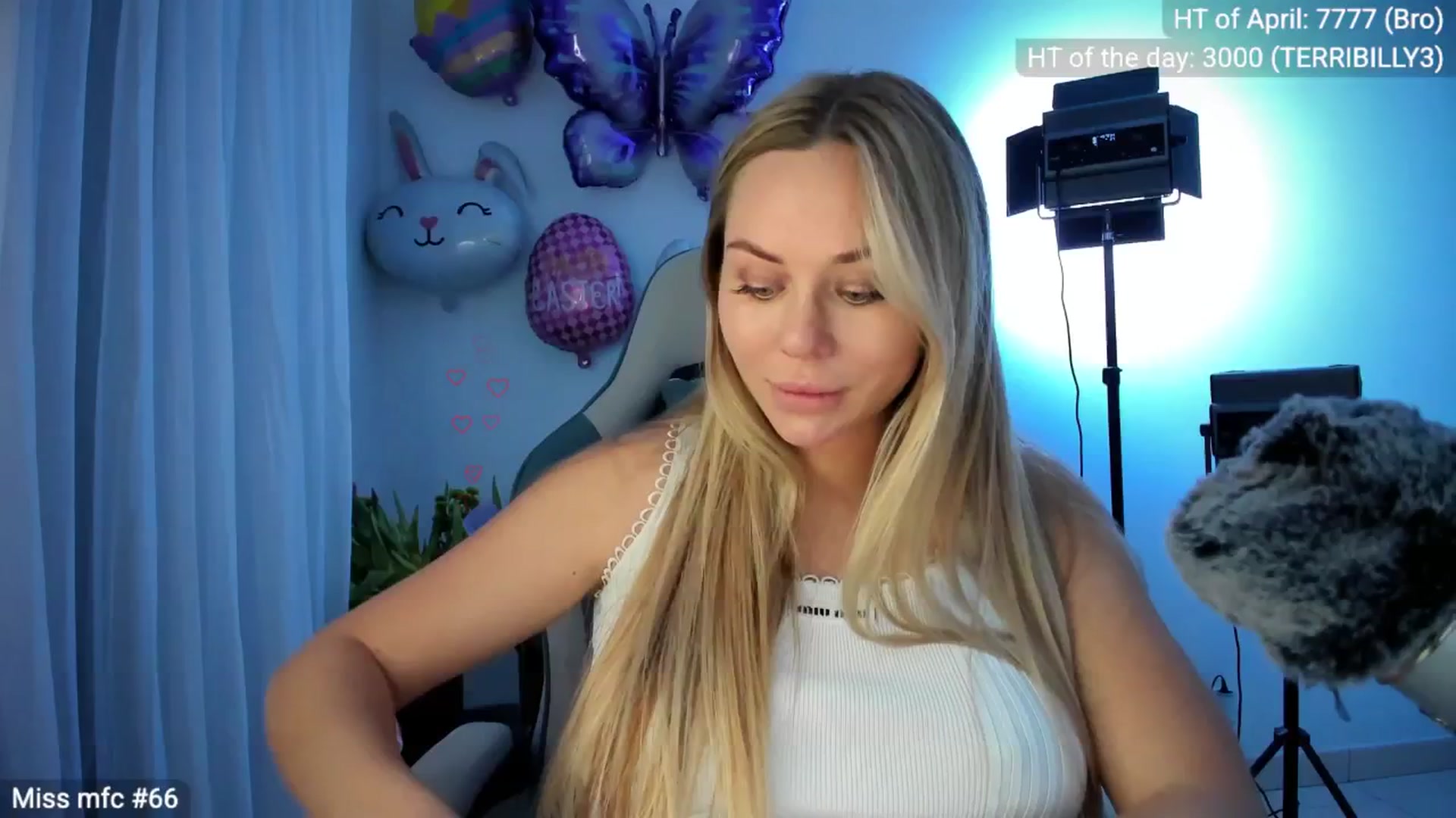 Gallery image thumbnail from Linda_0nline's myfreecams stream on, 04/12/2026, 20:22 image 16 of 20