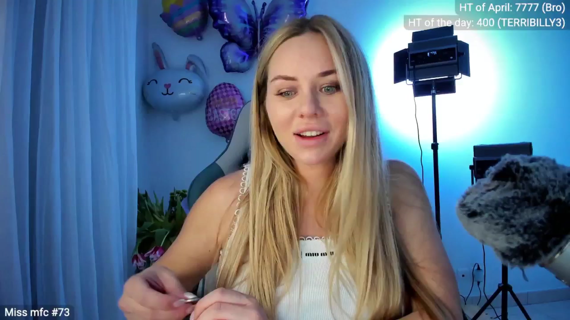 Gallery image thumbnail from Linda_0nline's myfreecams stream on, 04/12/2026, 20:22 image 3 of 20