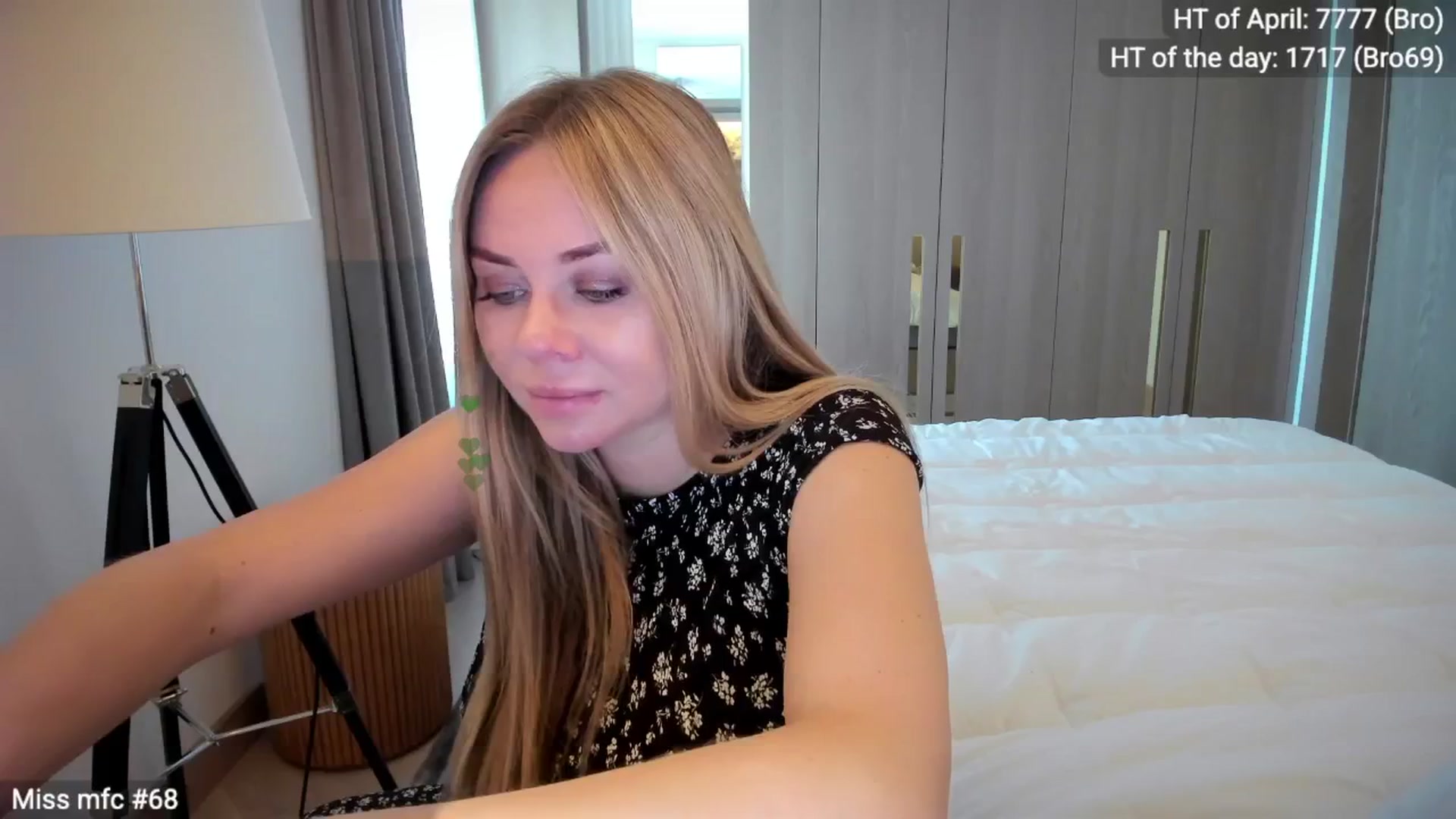 Gallery image thumbnail from Linda_0nline's myfreecams stream on, 04/13/2026, 10:09 image 9 of 20