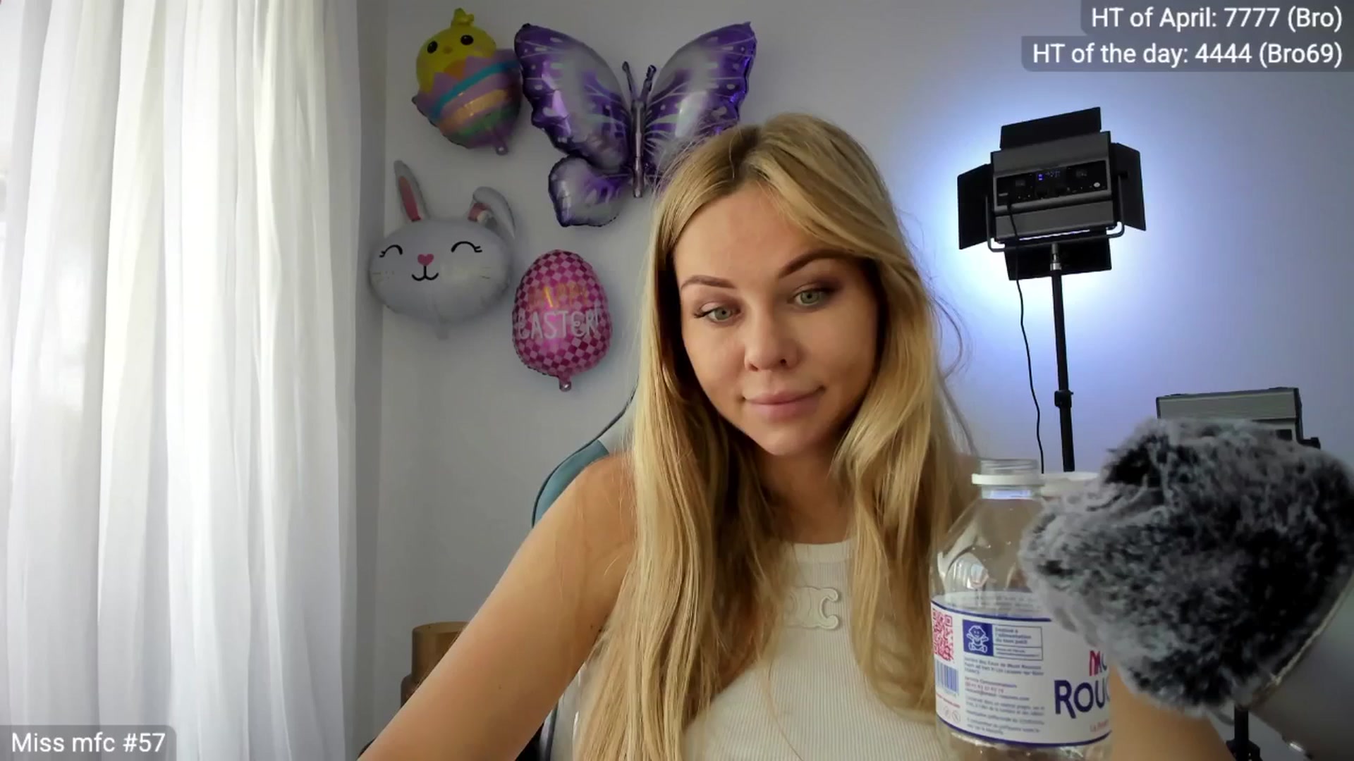 Gallery image thumbnail from Linda_0nline's myfreecams stream on, 04/14/2026, 10:30 image 17 of 20