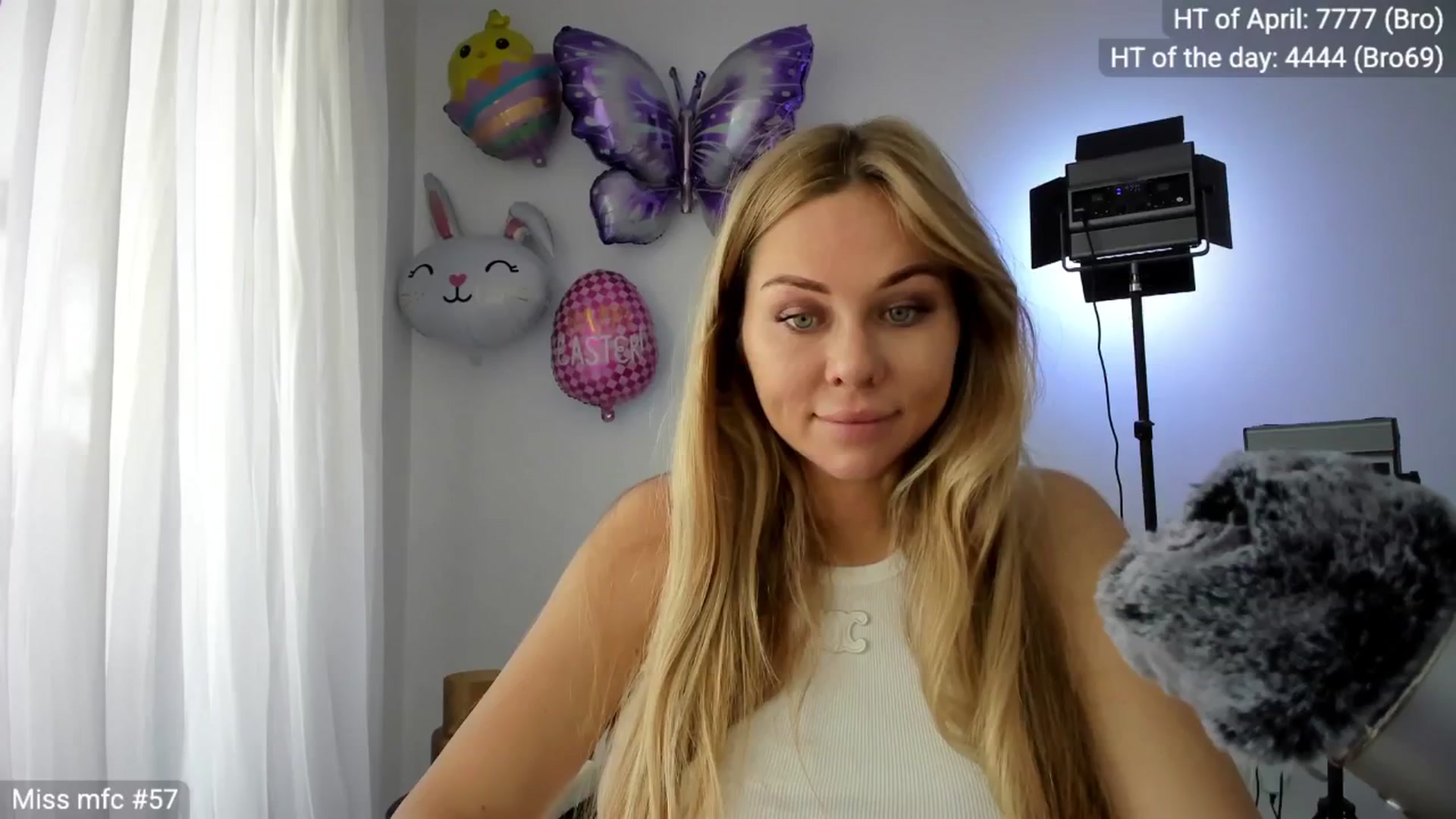 Gallery image thumbnail from Linda_0nline's myfreecams stream on, 04/14/2026, 10:30 image 12 of 20