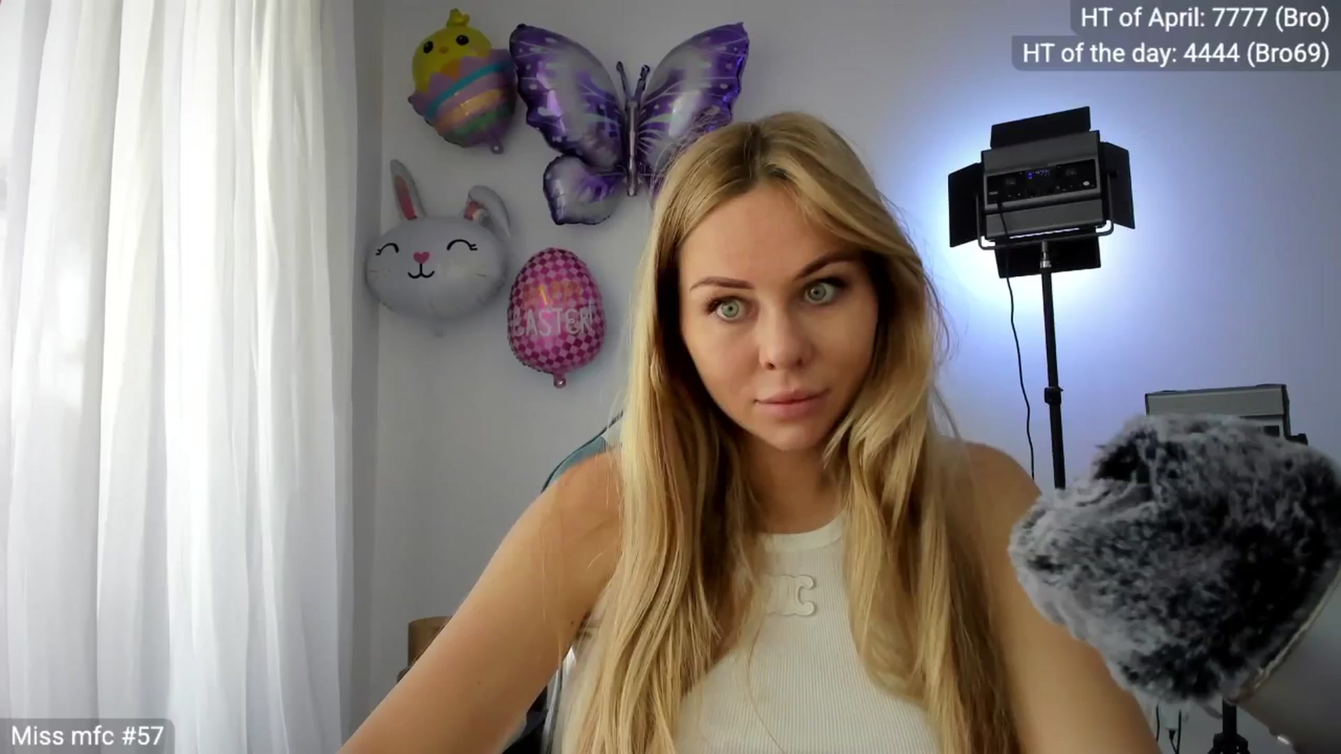 Gallery image thumbnail from Linda_0nline's myfreecams stream on, 04/14/2026, 10:30 image 14 of 20