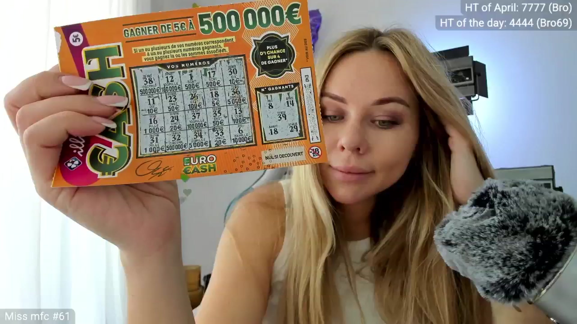 Gallery image thumbnail from Linda_0nline's myfreecams stream on, 04/14/2026, 10:30 image 3 of 20