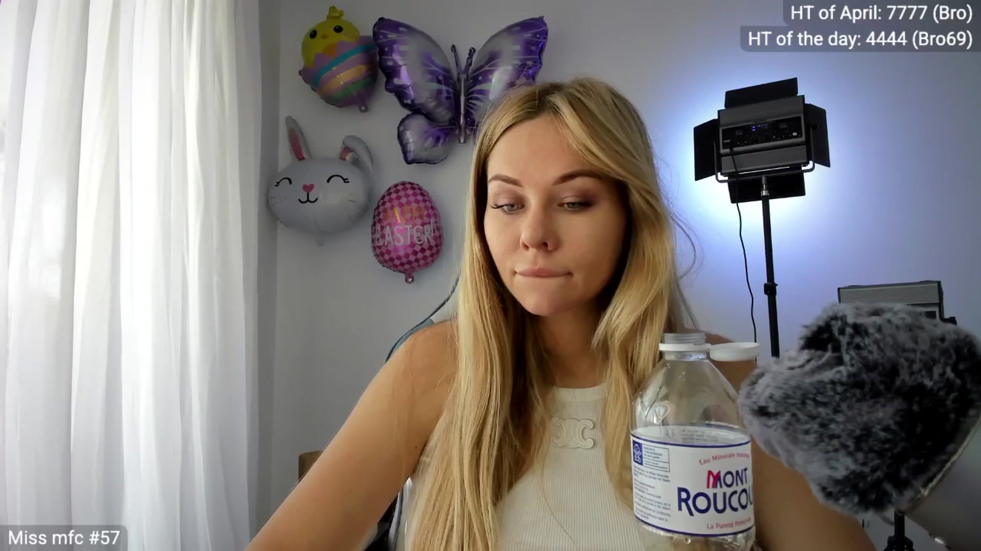 Gallery image thumbnail from Linda_0nline's myfreecams stream on, 04/14/2026, 10:30 image 16 of 20