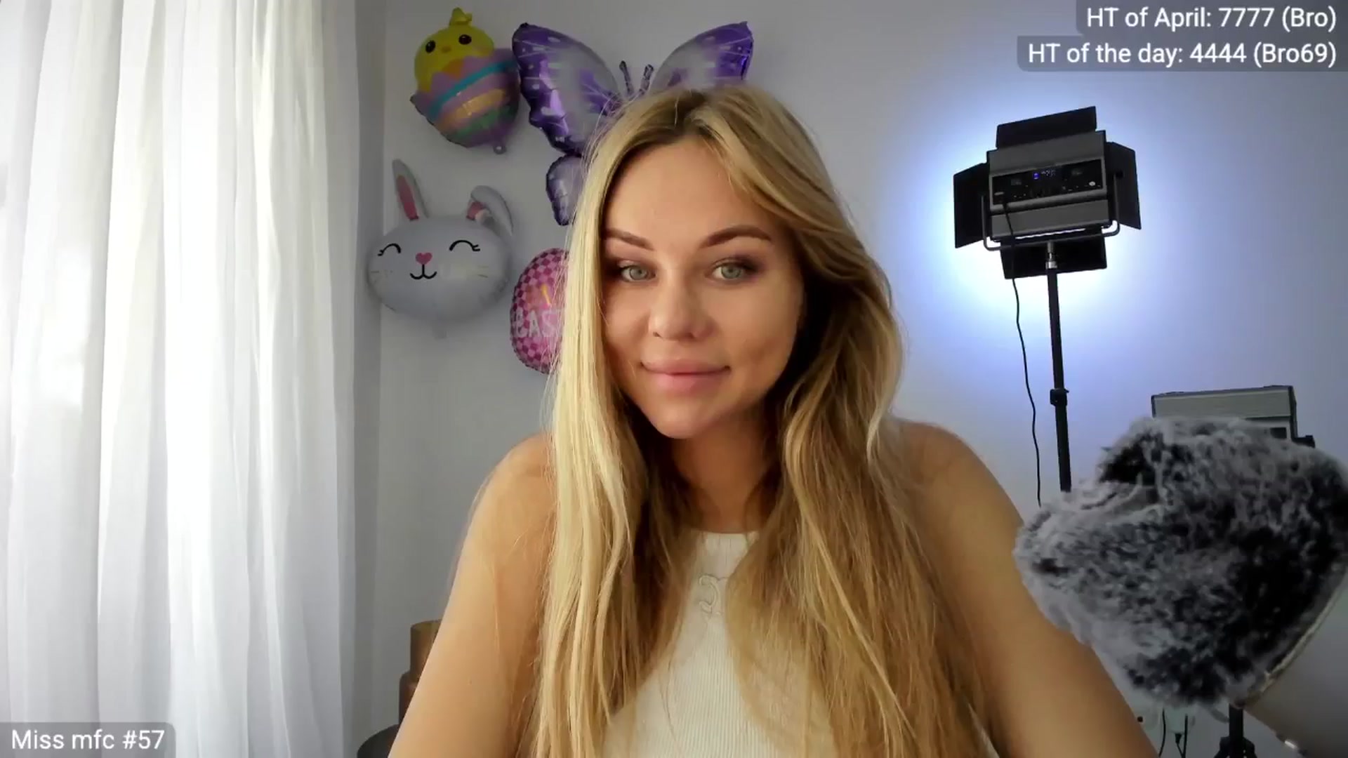 Gallery image thumbnail from Linda_0nline's myfreecams stream on, 04/14/2026, 10:30 image 9 of 20