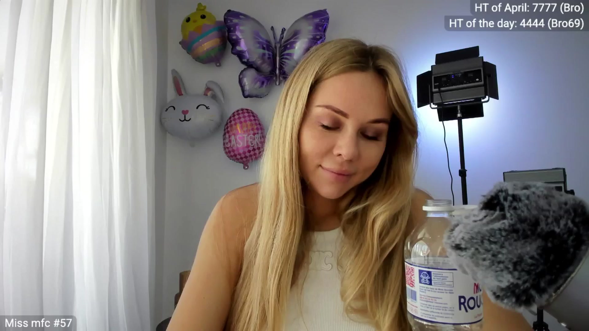 Gallery image thumbnail from Linda_0nline's myfreecams stream on, 04/14/2026, 10:30 image 18 of 20