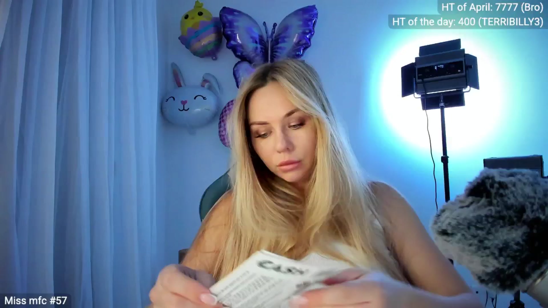 Gallery image thumbnail from Linda_0nline's myfreecams stream on, 04/14/2026, 19:27 image 3 of 20