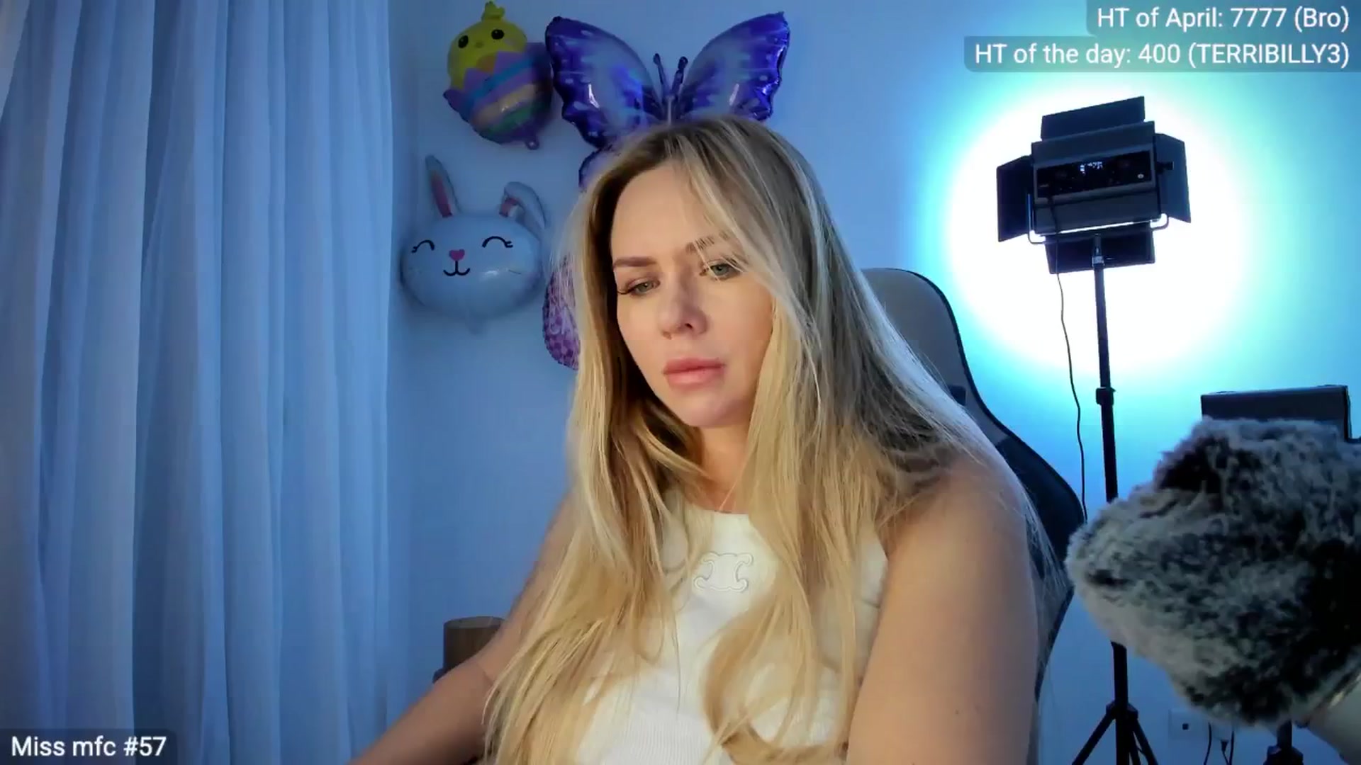 Gallery image thumbnail from Linda_0nline's myfreecams stream on, 04/14/2026, 19:27 image 7 of 20