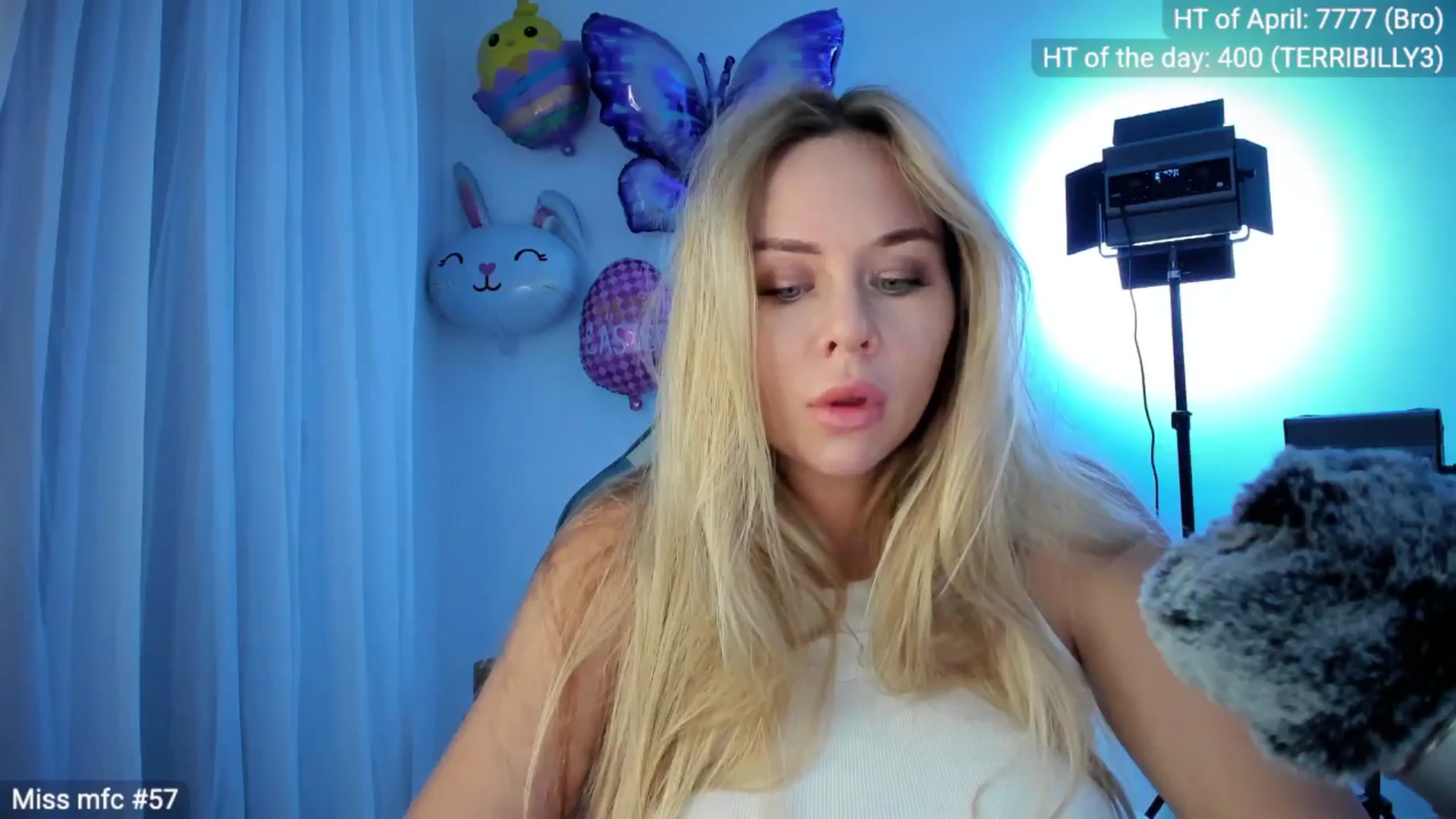 Gallery image thumbnail from Linda_0nline's myfreecams stream on, 04/14/2026, 19:27 image 5 of 20