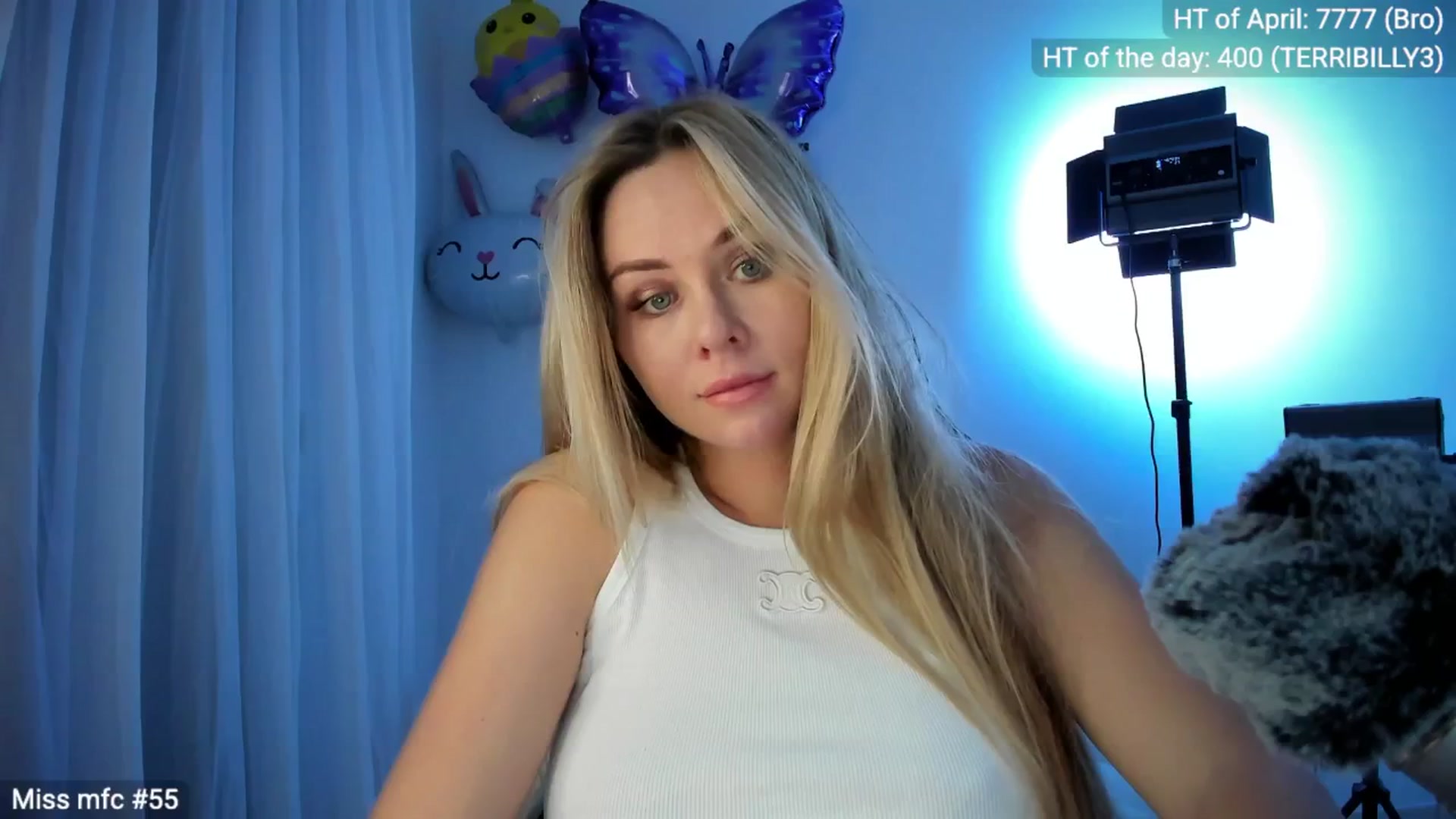 Gallery image thumbnail from Linda_0nline's myfreecams stream on, 04/14/2026, 19:27 image 15 of 20