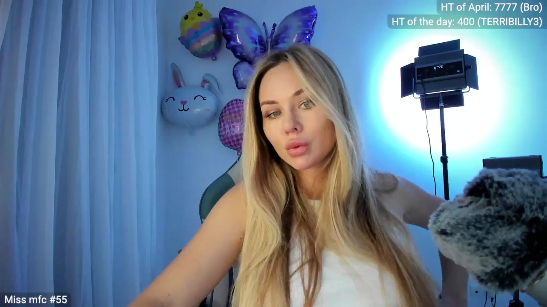 Gallery image thumbnail from Linda_0nline's myfreecams stream on, 04/14/2026, 19:27 image 13 of 20