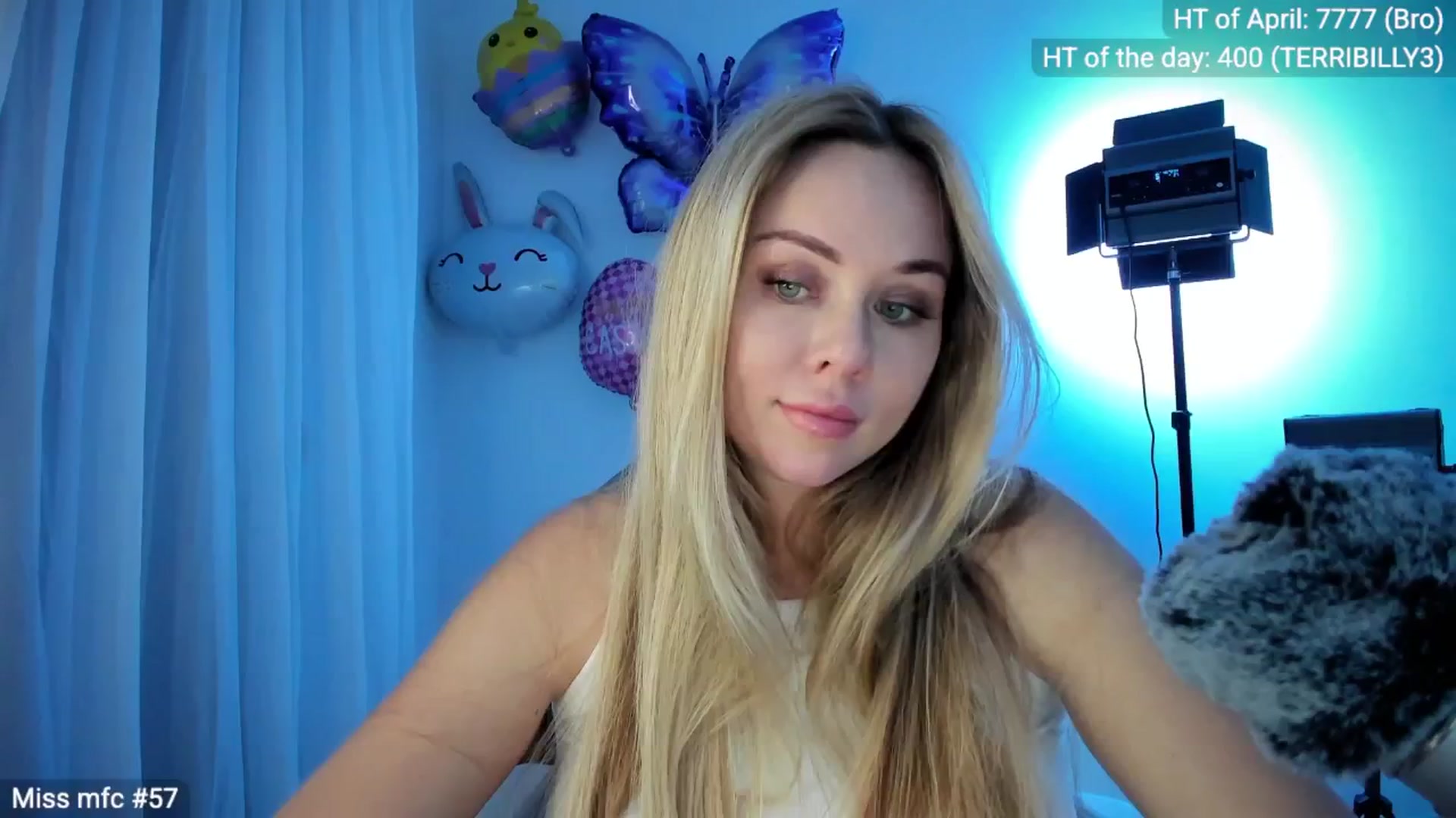 Gallery image thumbnail from Linda_0nline's myfreecams stream on, 04/14/2026, 19:27 image 9 of 20