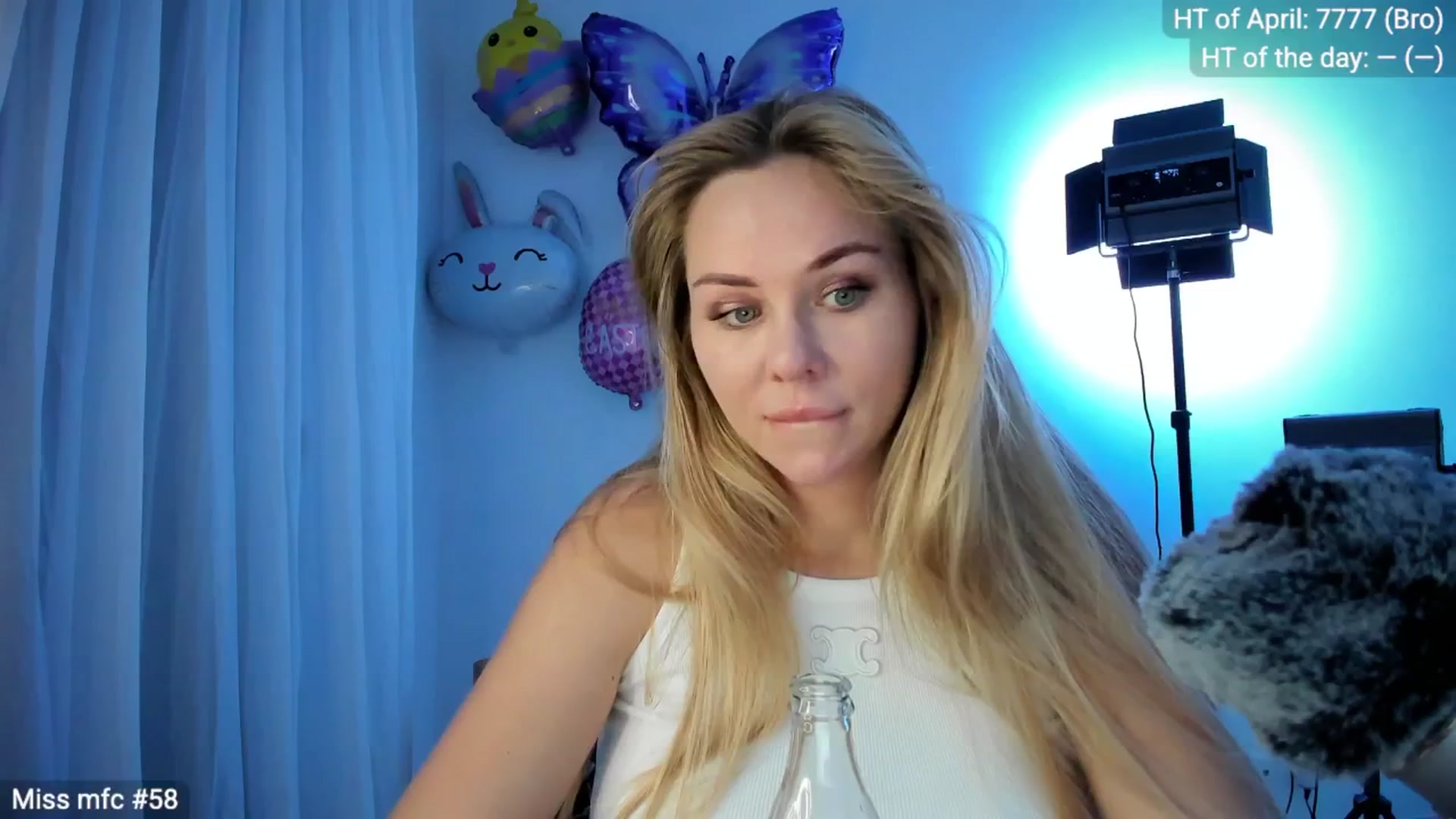 Gallery image thumbnail from Linda_0nline's myfreecams stream on, 04/14/2026, 19:27 image 1 of 20