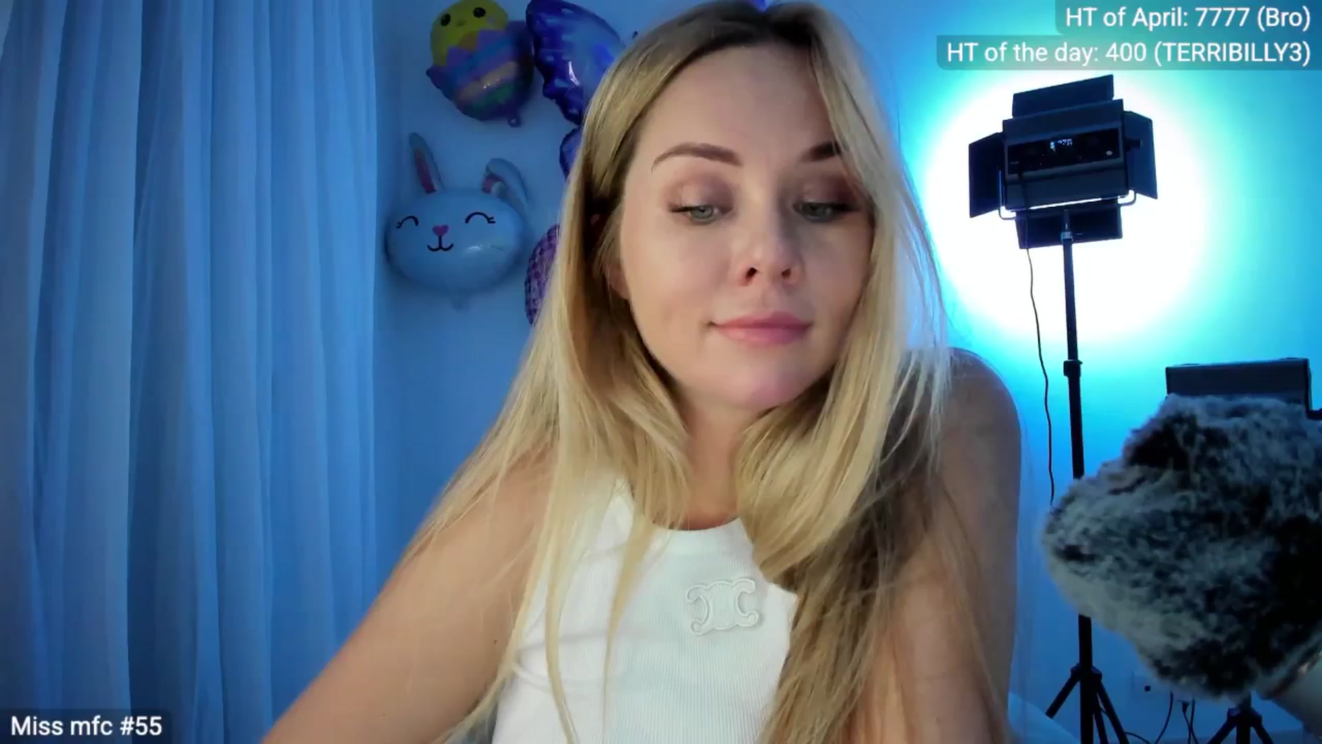 Gallery image thumbnail from Linda_0nline's myfreecams stream on, 04/14/2026, 19:27 image 17 of 20